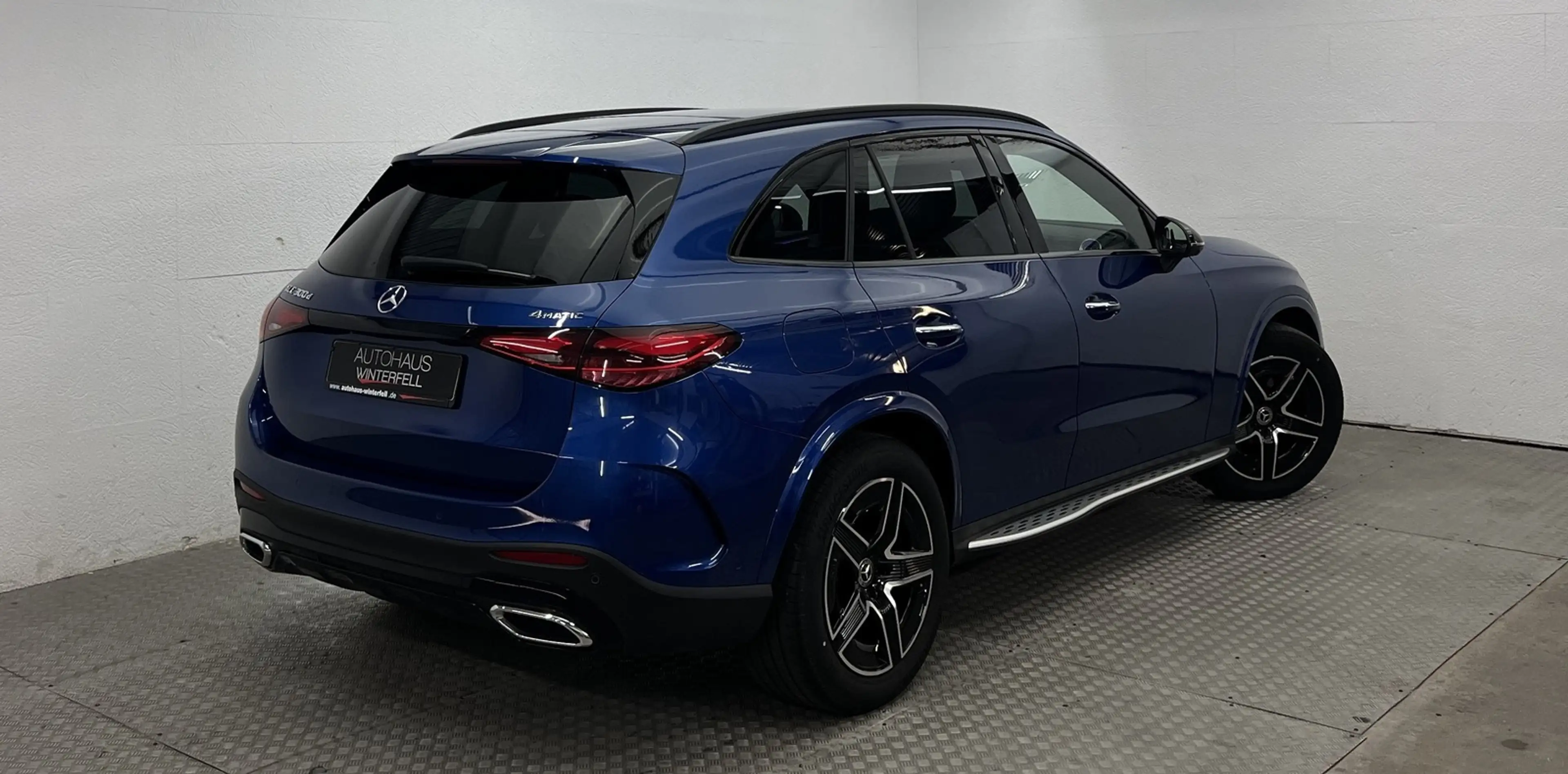 Mercedes-Benz GLC 300 d 4M AMG PREMIUM NIGHT AIRMATIC+DIGITAL+ — photo 4