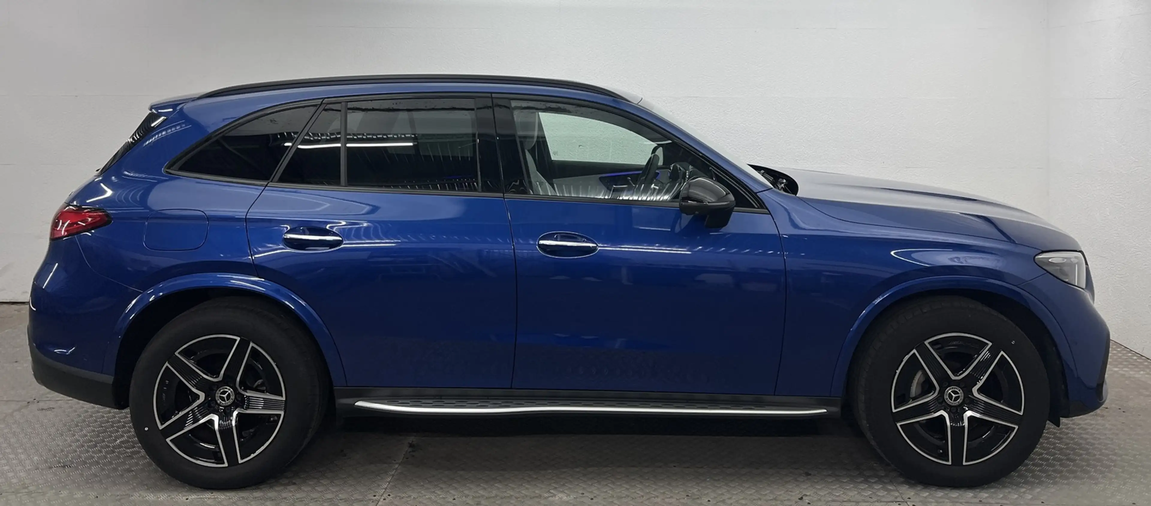 Mercedes-Benz GLC 300 d 4M AMG PREMIUM NIGHT AIRMATIC+DIGITAL+ — photo 5