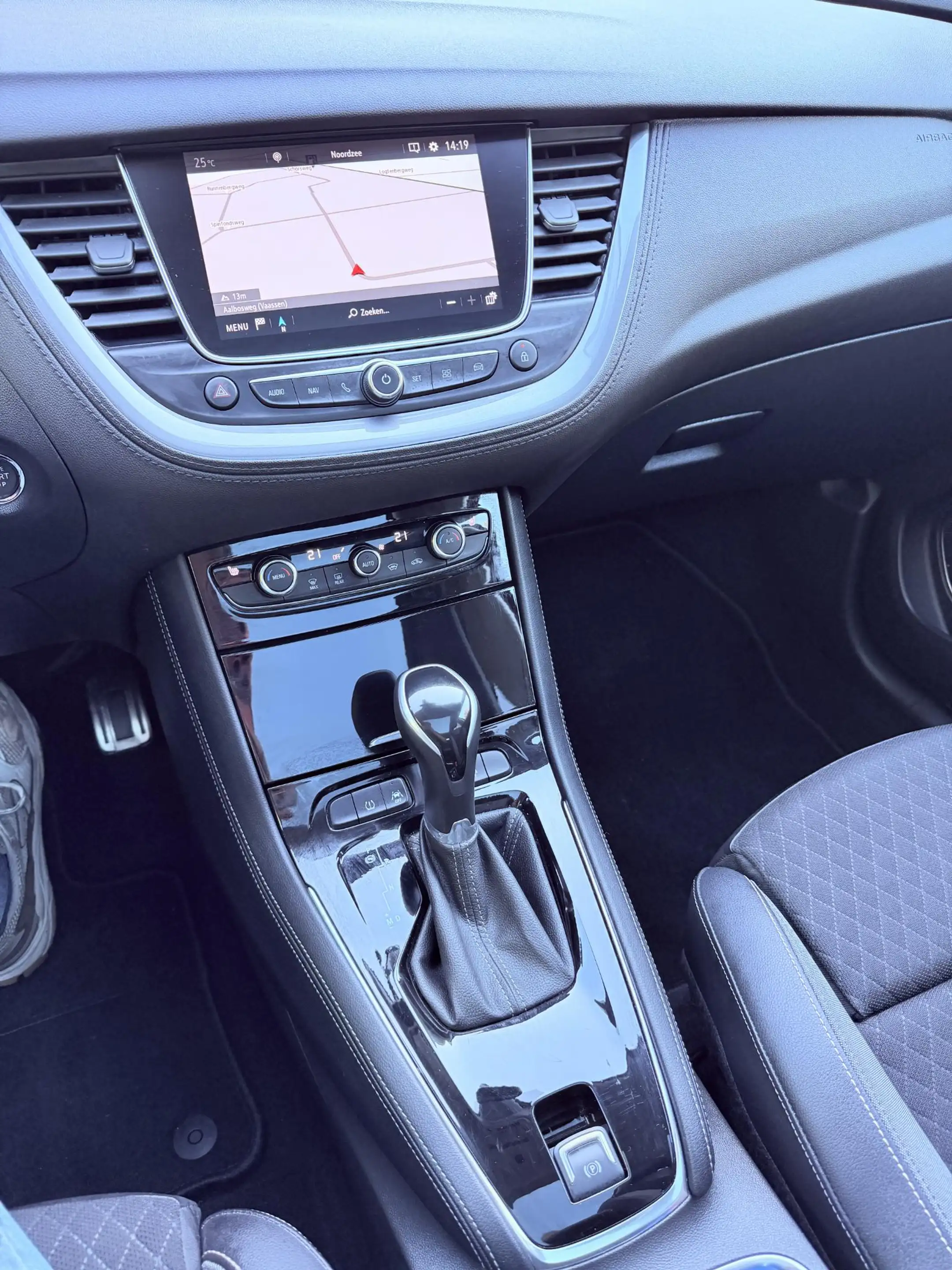 Opel Grandland X 1.2 Turbo Ultimate — photo 5