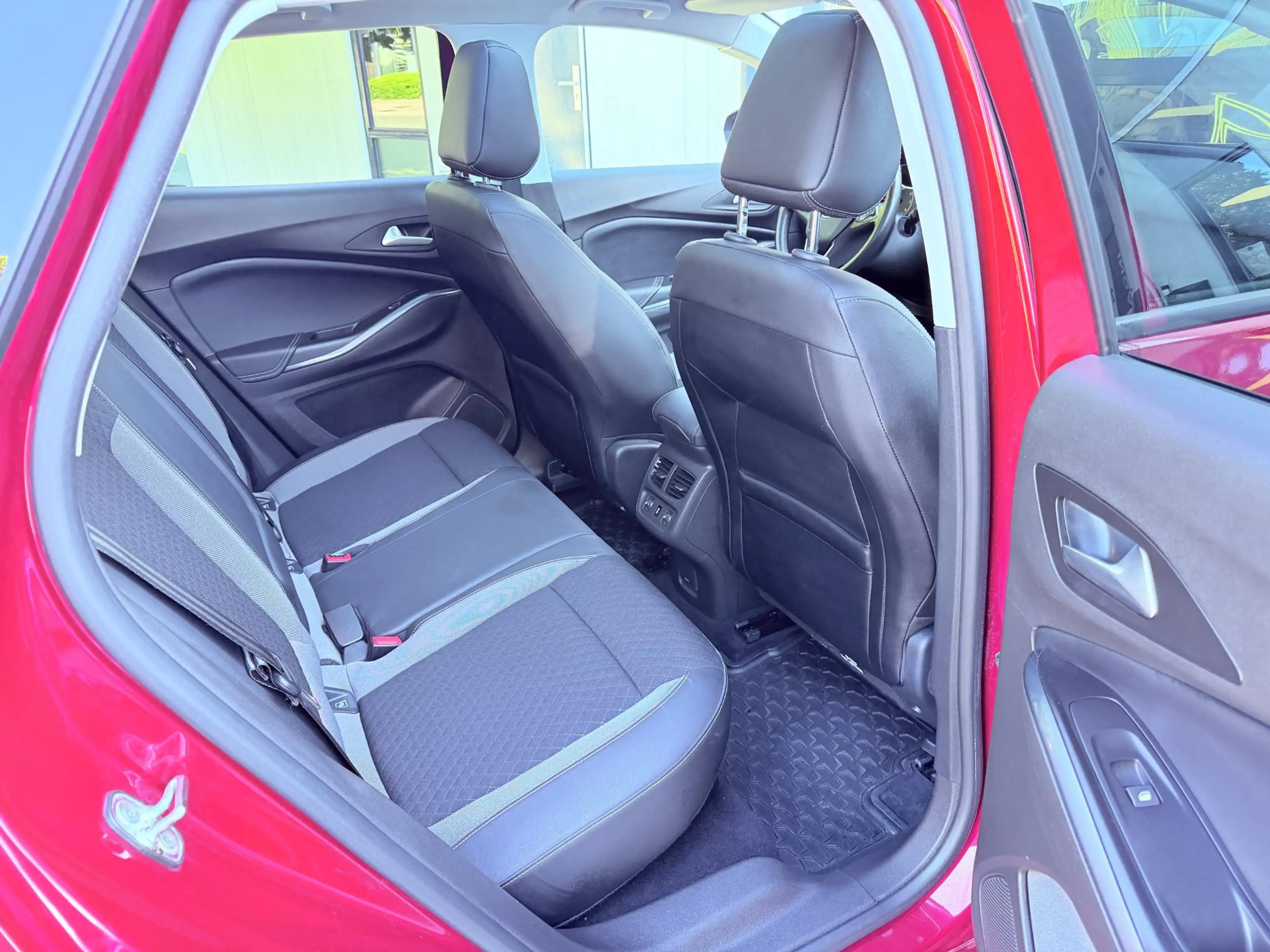 Opel Grandland X 1.2 Turbo Ultimate — photo 15