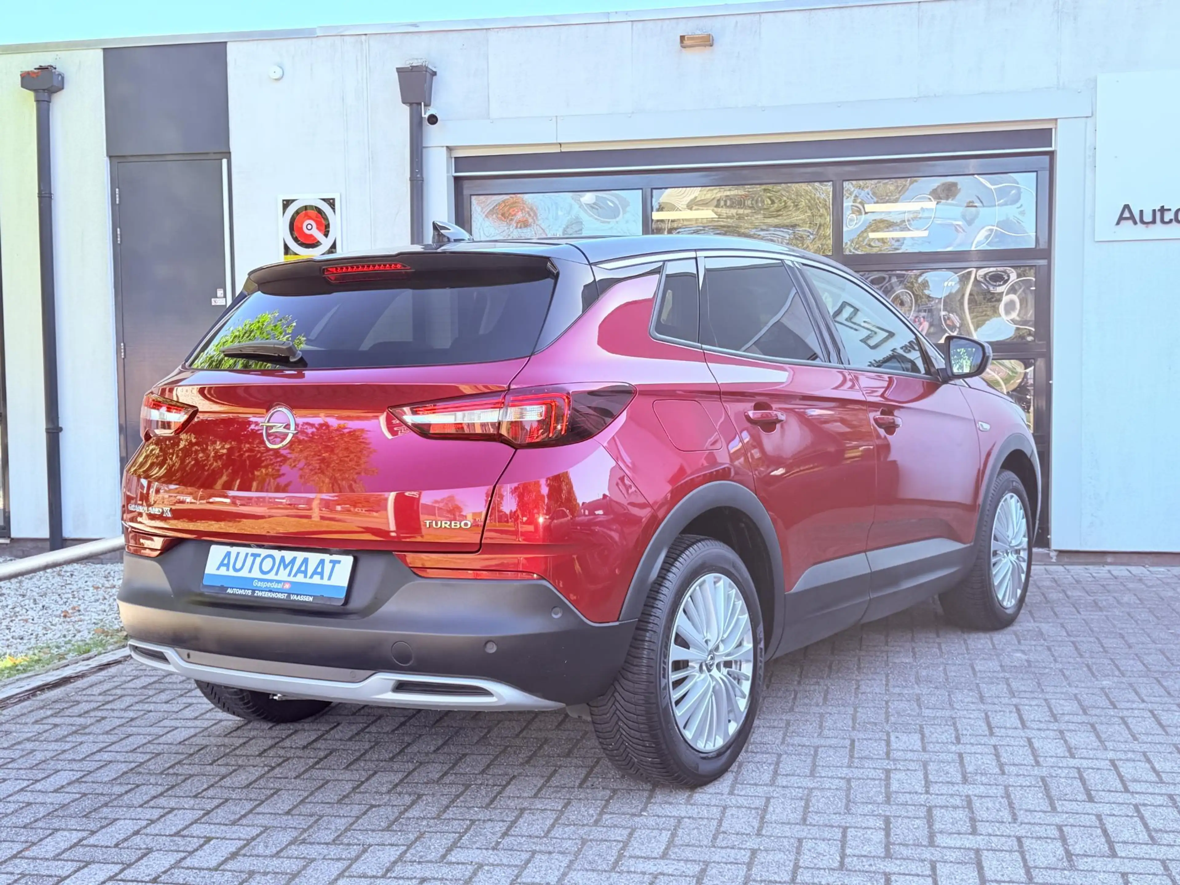 Opel Grandland X 1.2 Turbo Ultimate — photo 2