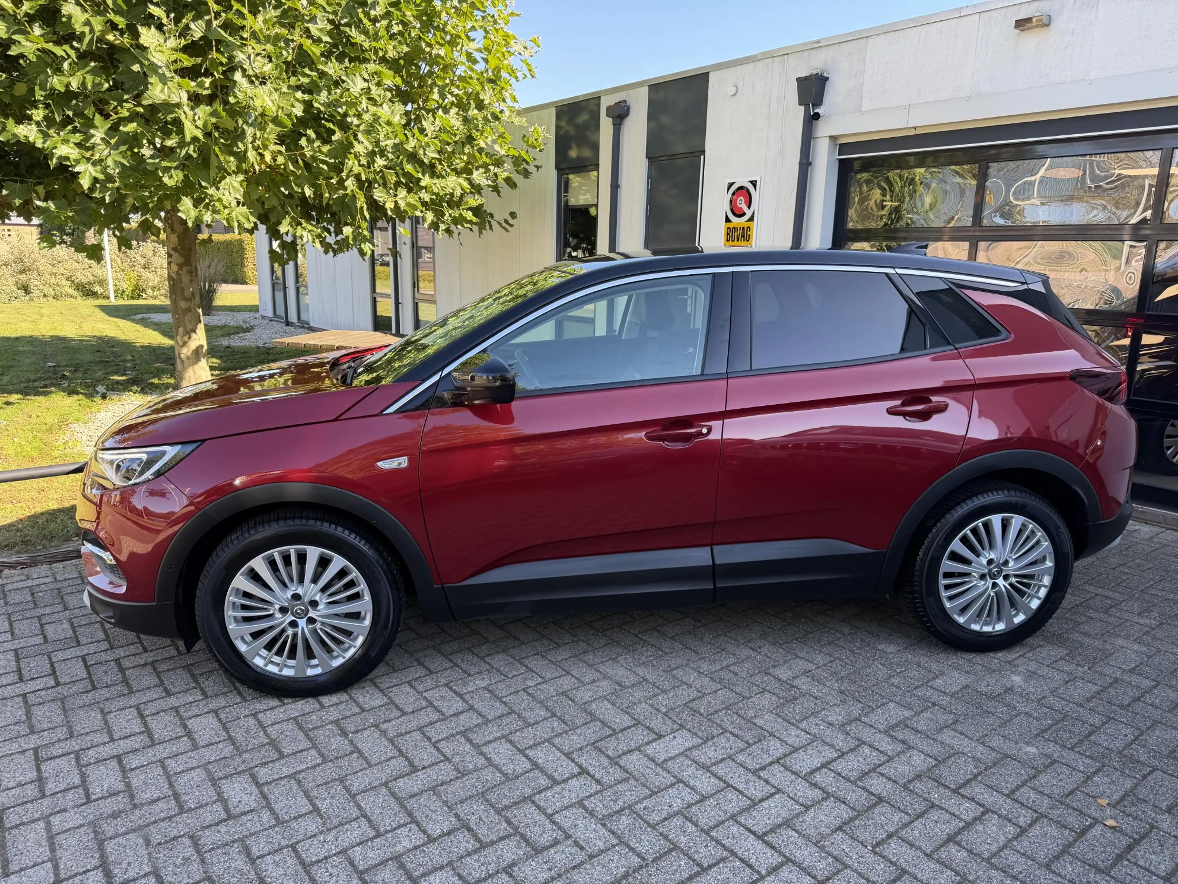 Opel Grandland X 1.2 Turbo Ultimate — photo 9