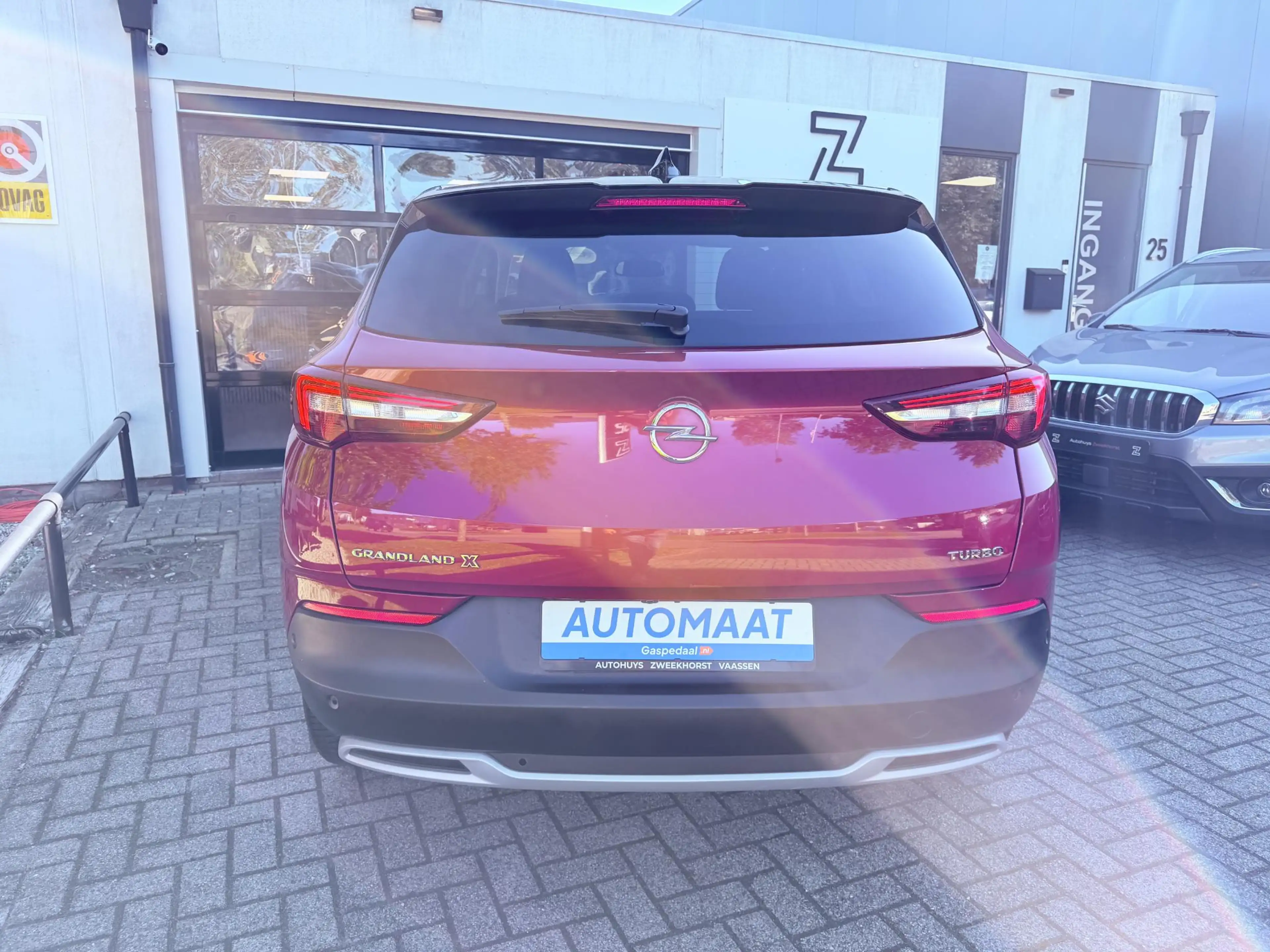 Opel Grandland X 1.2 Turbo Ultimate — photo 10