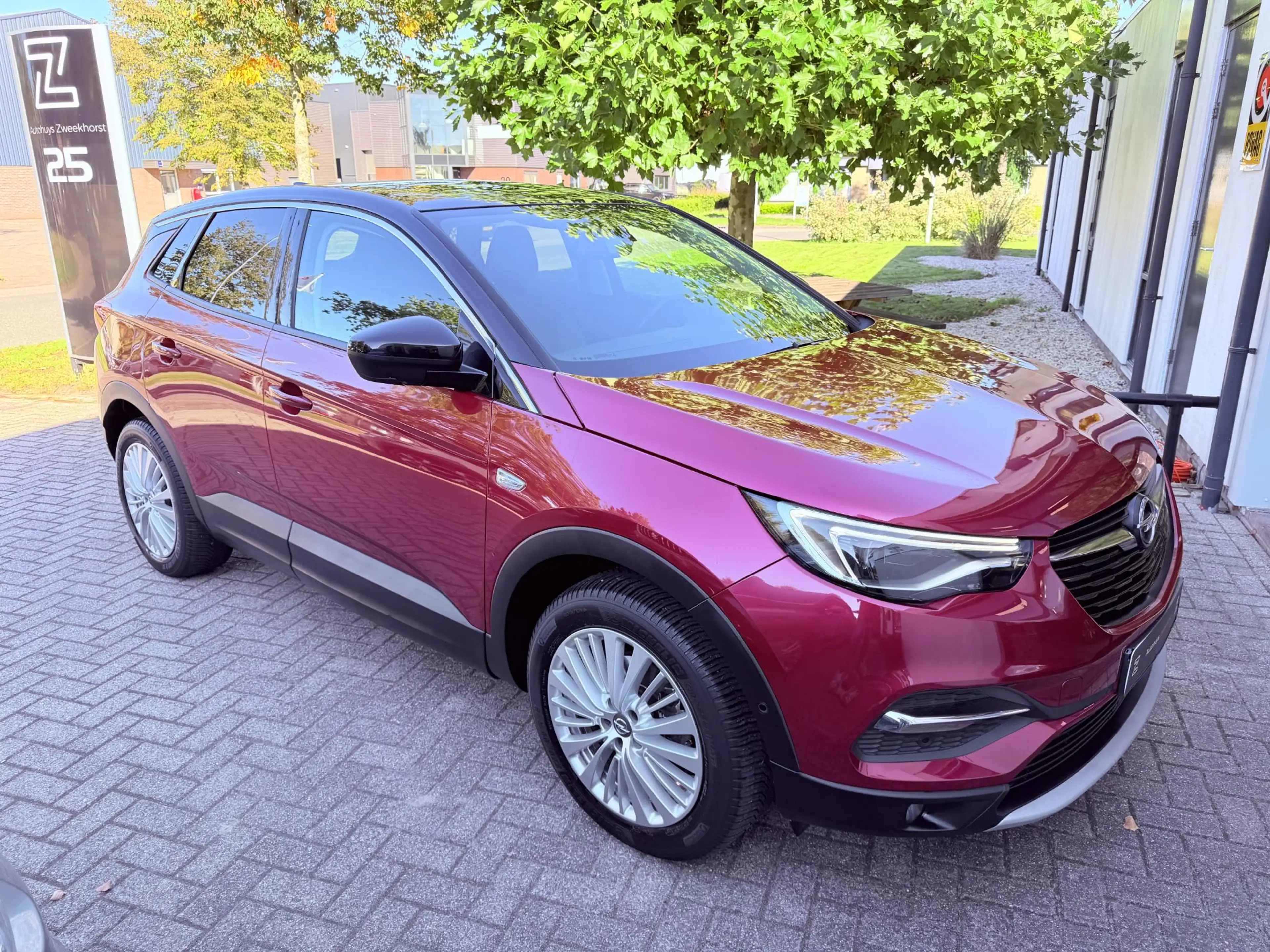 Opel Grandland X 1.2 Turbo Ultimate — photo 27