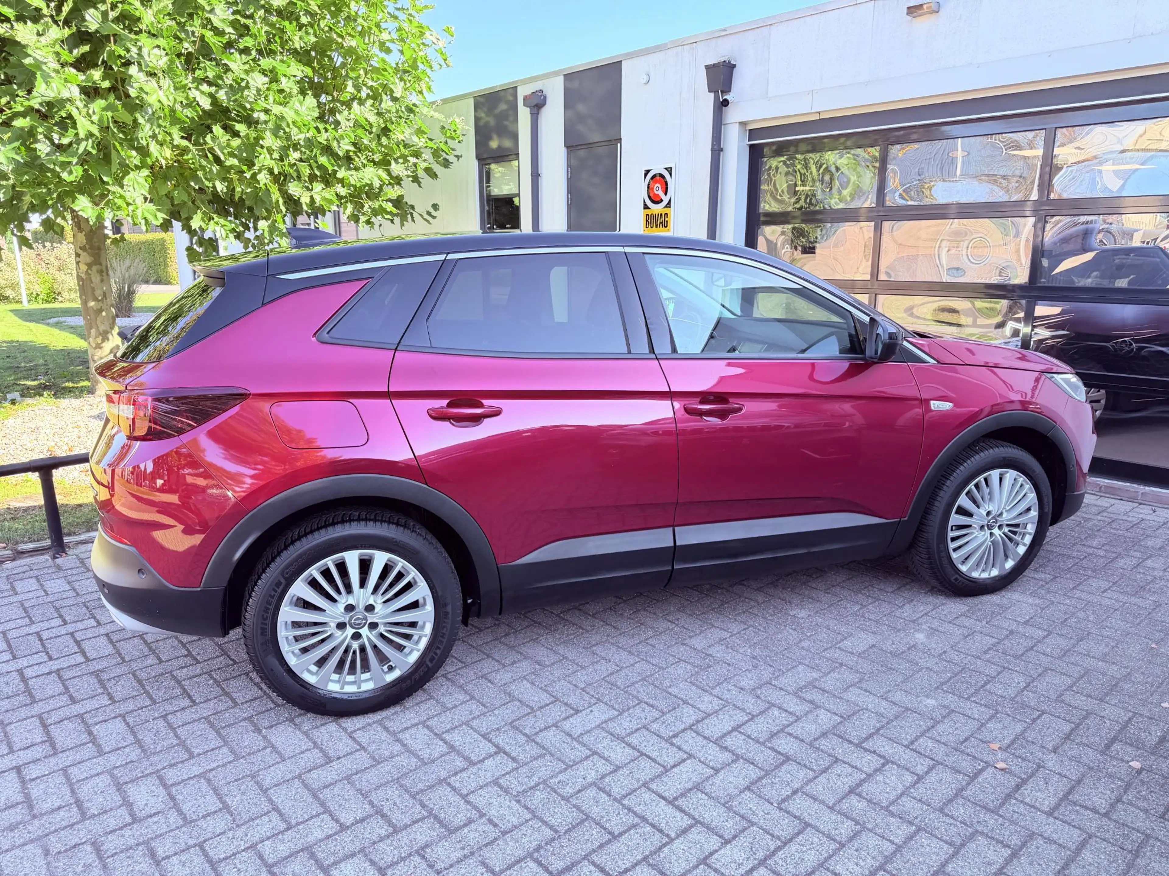 Opel Grandland X 1.2 Turbo Ultimate — photo 11
