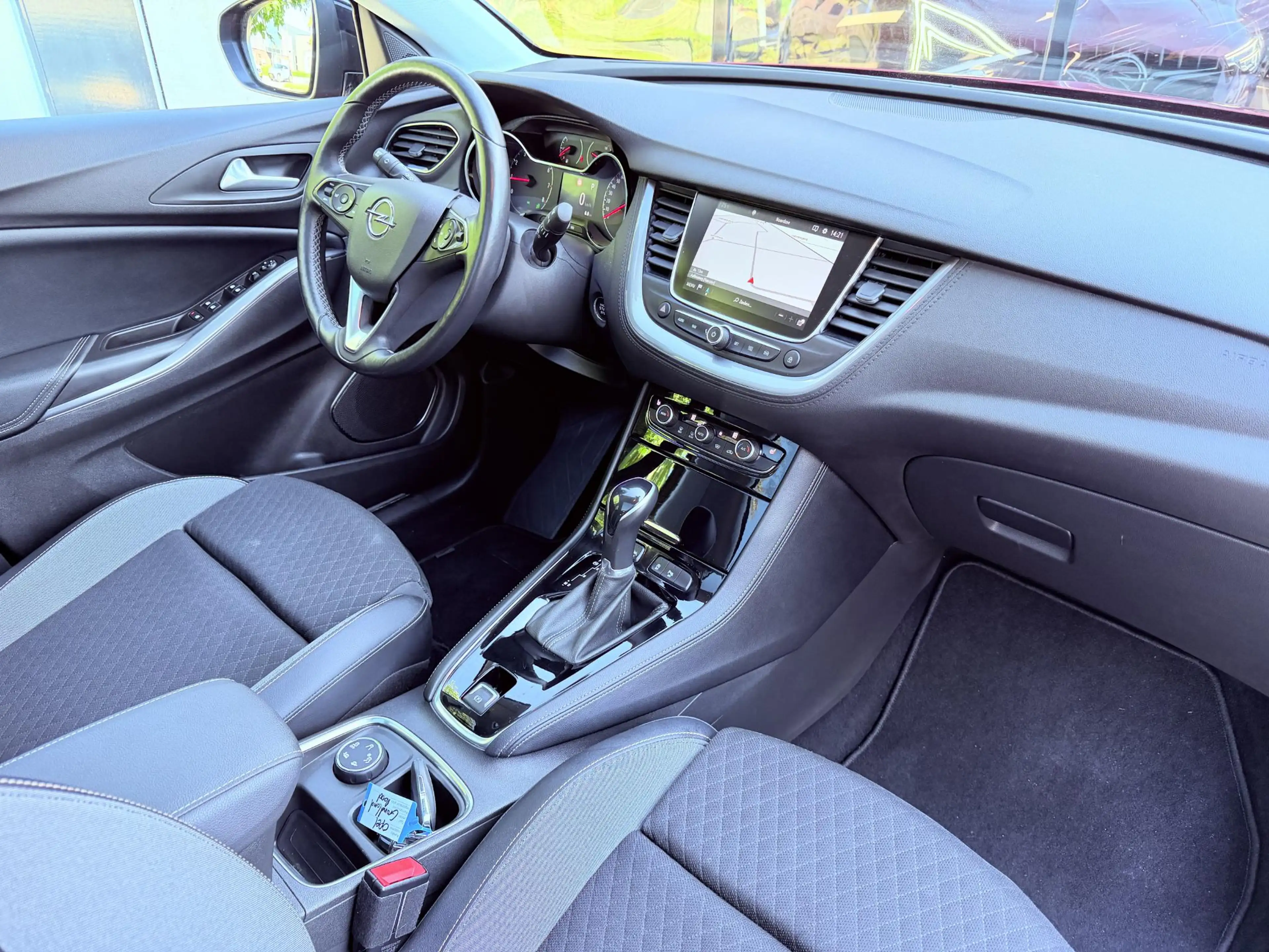 Opel Grandland X 1.2 Turbo Ultimate — photo 3