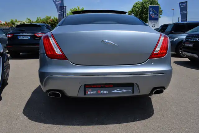 Jaguar XJ view 20