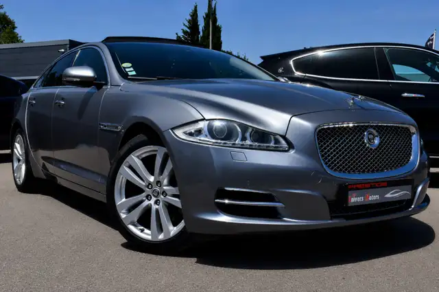 Jaguar XJ main image