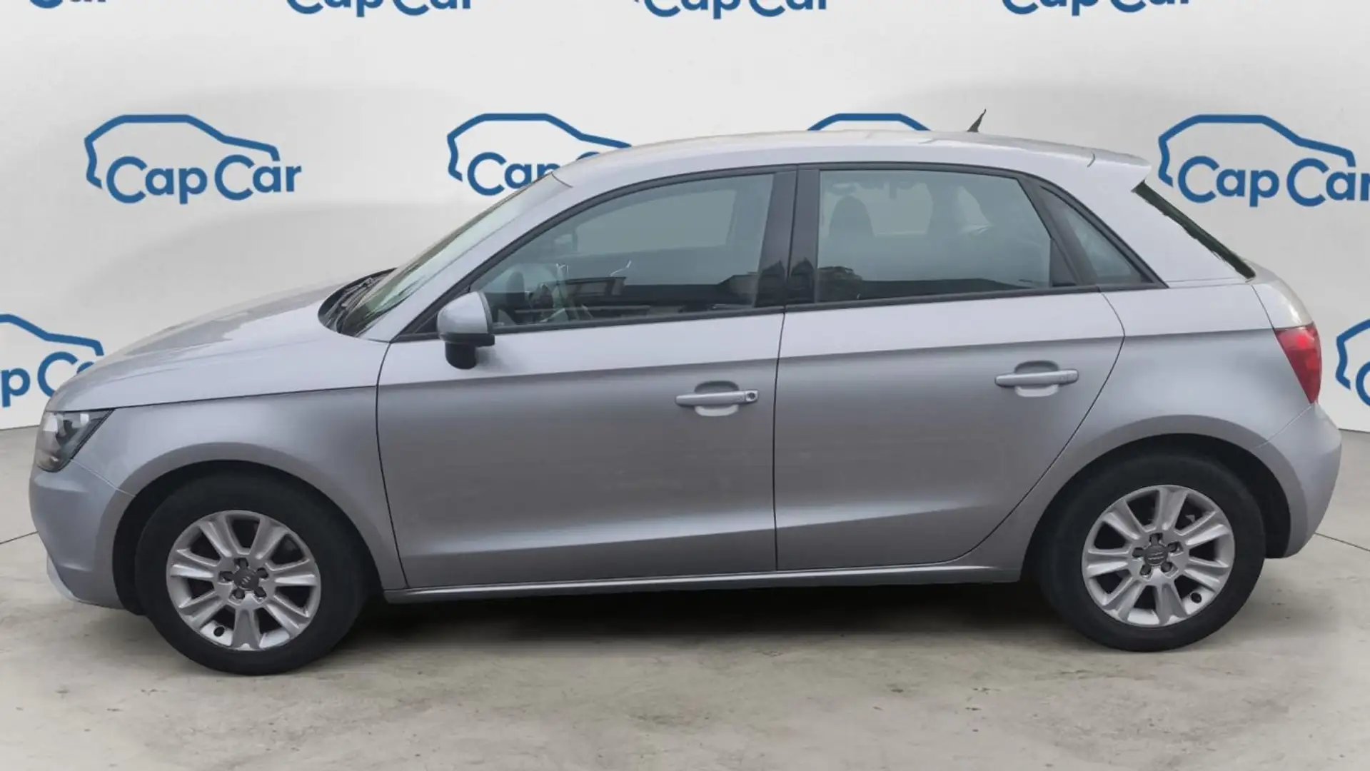 Audi A1 1.6 TDI 105 Attraction - 2