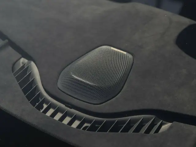 McLaren Artura Artura / MSO Helios Orange / Carbon int. / B&W Ansicht 19