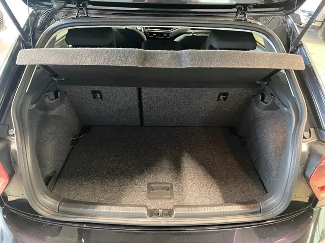 Volkswagen Polo view 9