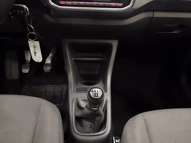 Volkswagen Up! view 12
