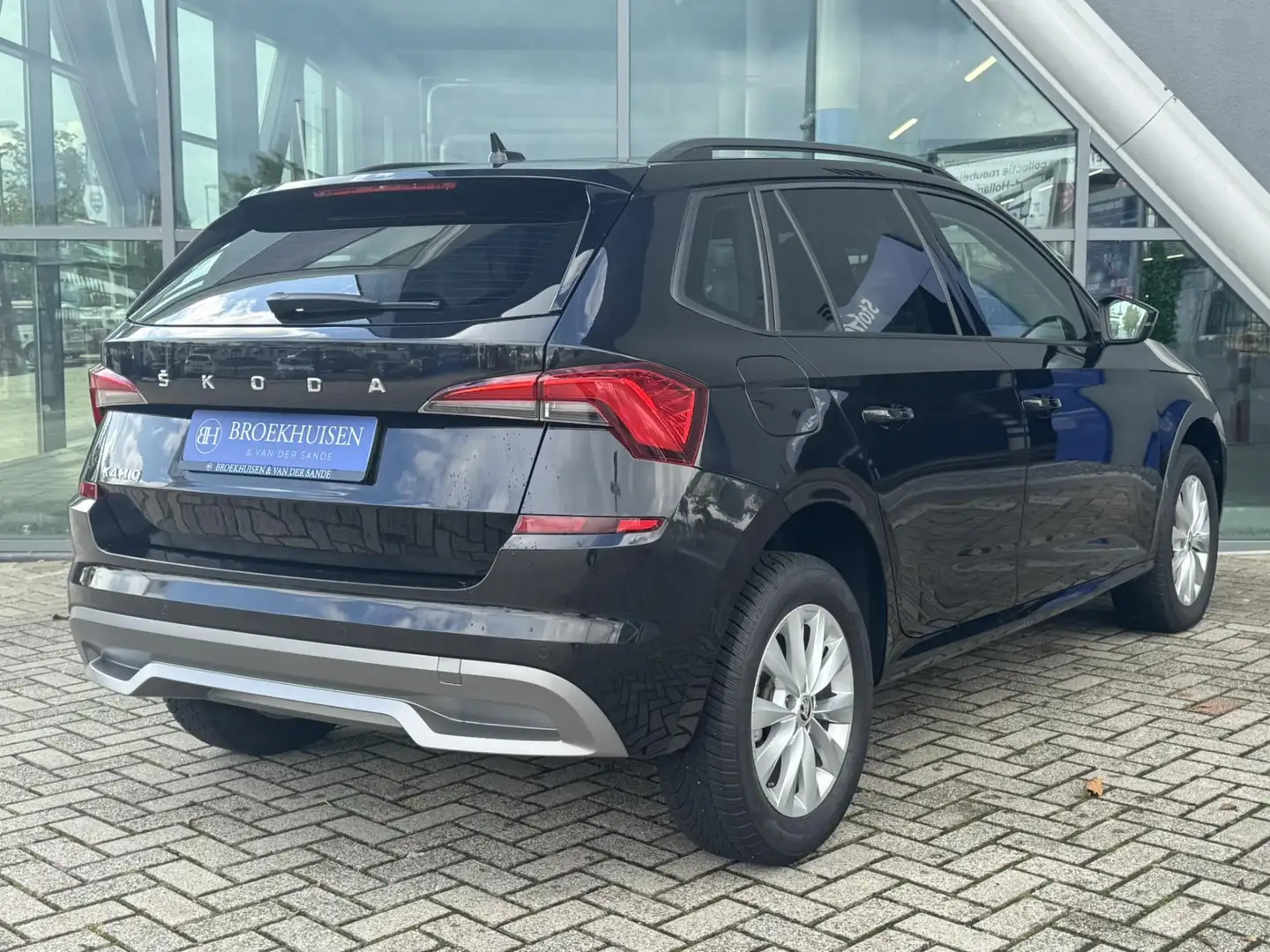 Skoda Kamiq 1.0 TSI Ambition 110pk Automaat / Stoelverwarming Negro - 2