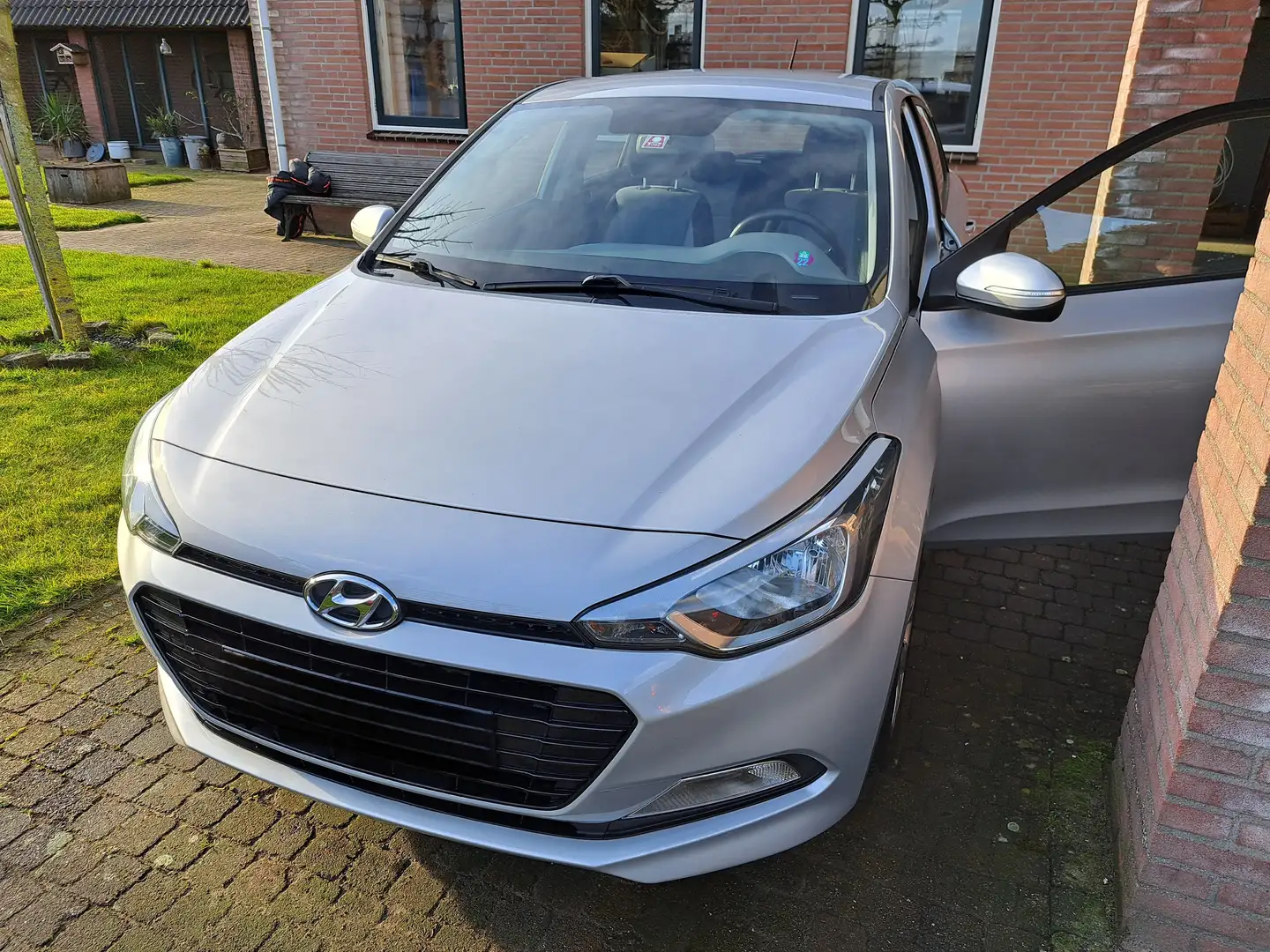 Hyundai i20 i20 1.0 T-GDI i-Drive C. Zilver - 1
