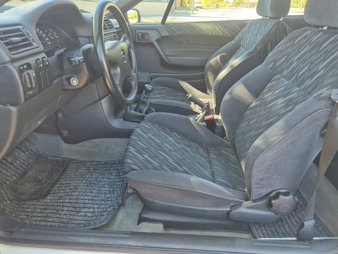 Opel Calibra 2.0i 16v, foto 4