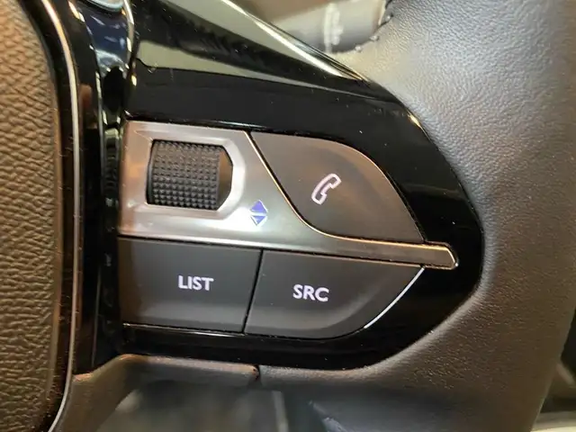 Peugeot 208 view 13