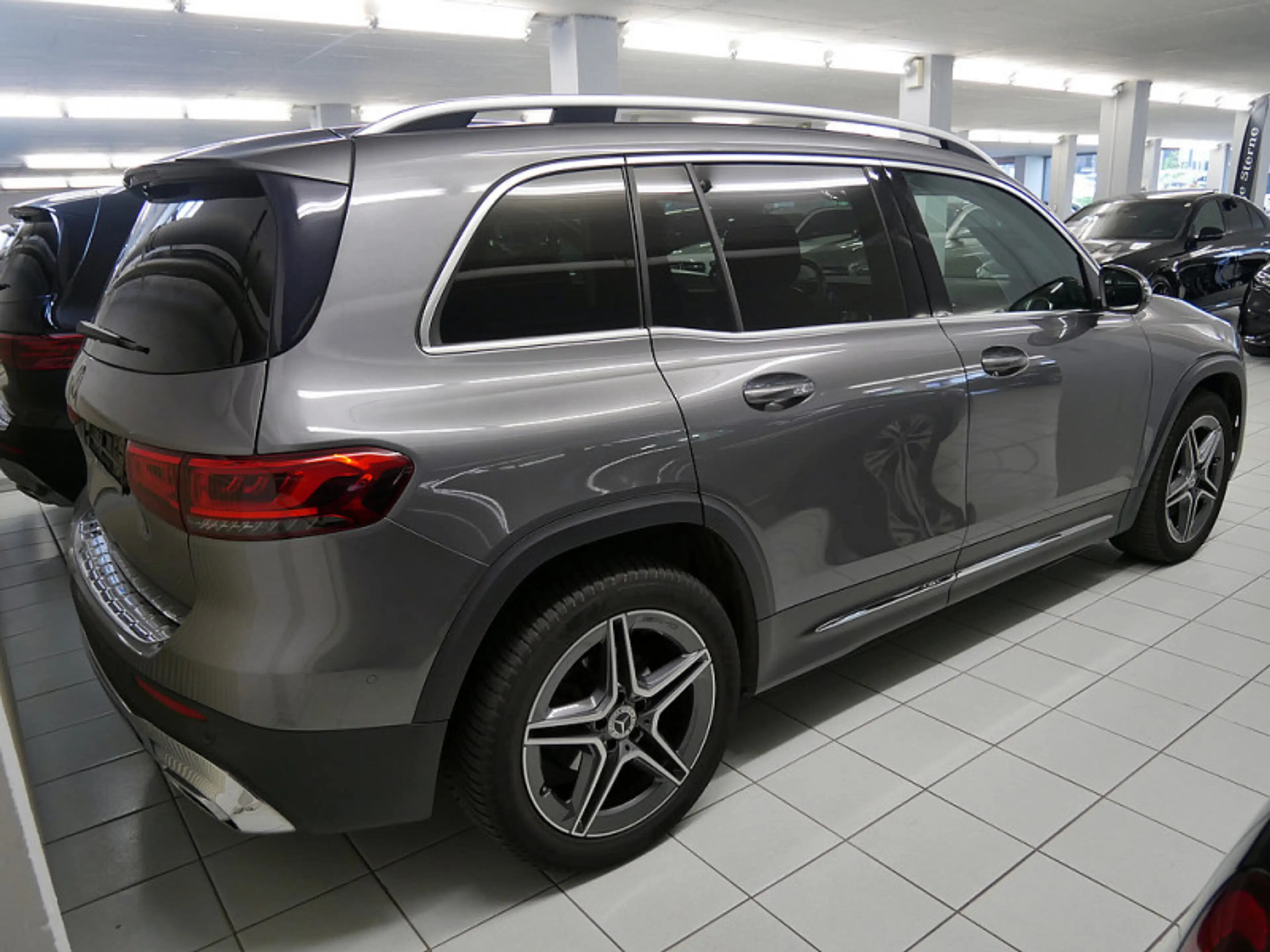 Mercedes-Benz GLB 200 d AMG PREMIUM AHK KAMERA SPUR PDC SHZ — photo 9