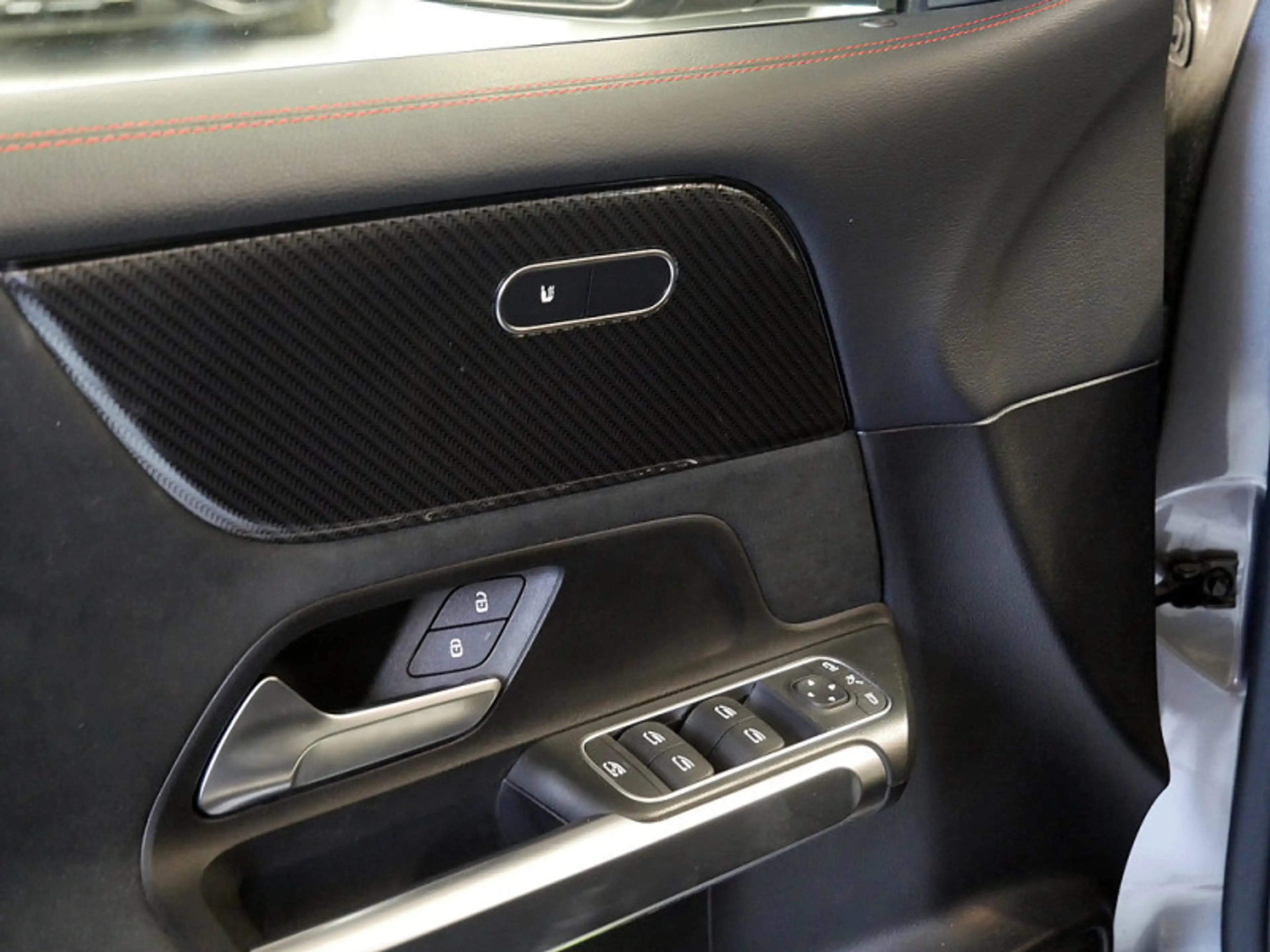 Mercedes-Benz GLB 200 d AMG PREMIUM AHK KAMERA SPUR PDC SHZ — photo 13