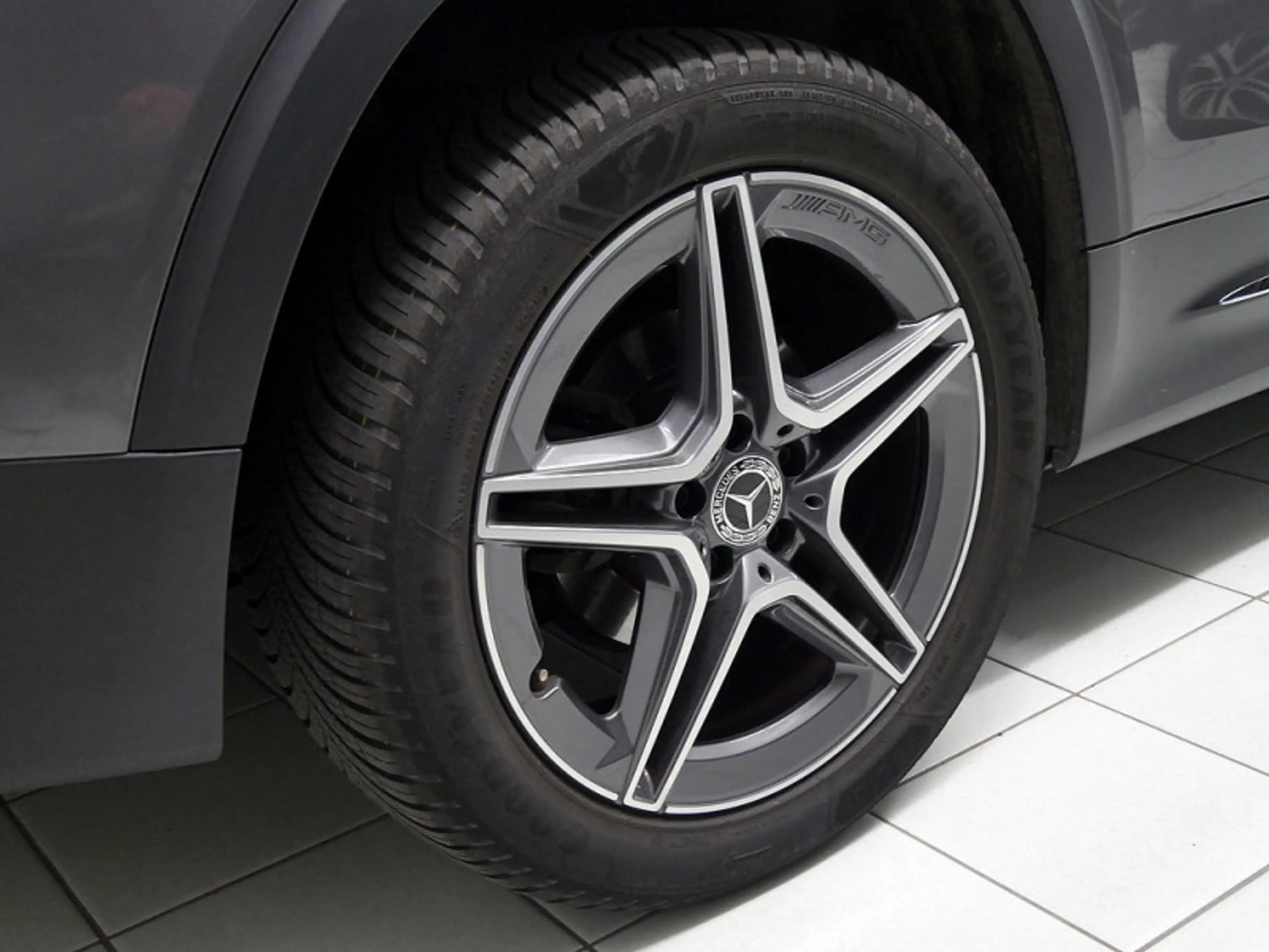 Mercedes-Benz GLB 200 d AMG PREMIUM AHK KAMERA SPUR PDC SHZ — photo 10