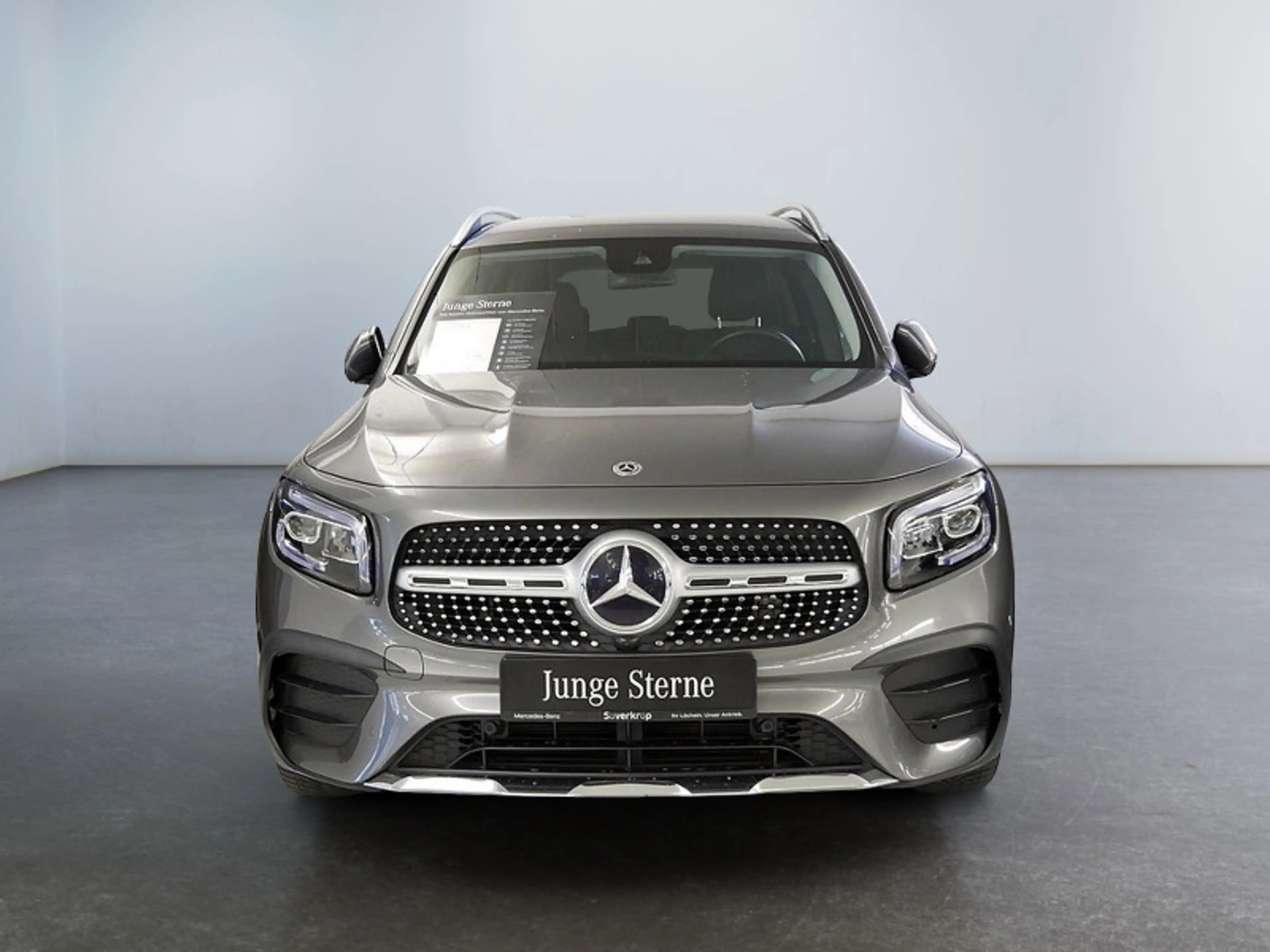 Mercedes-Benz GLB 200 d AMG PREMIUM AHK KAMERA SPUR PDC SHZ — photo 4