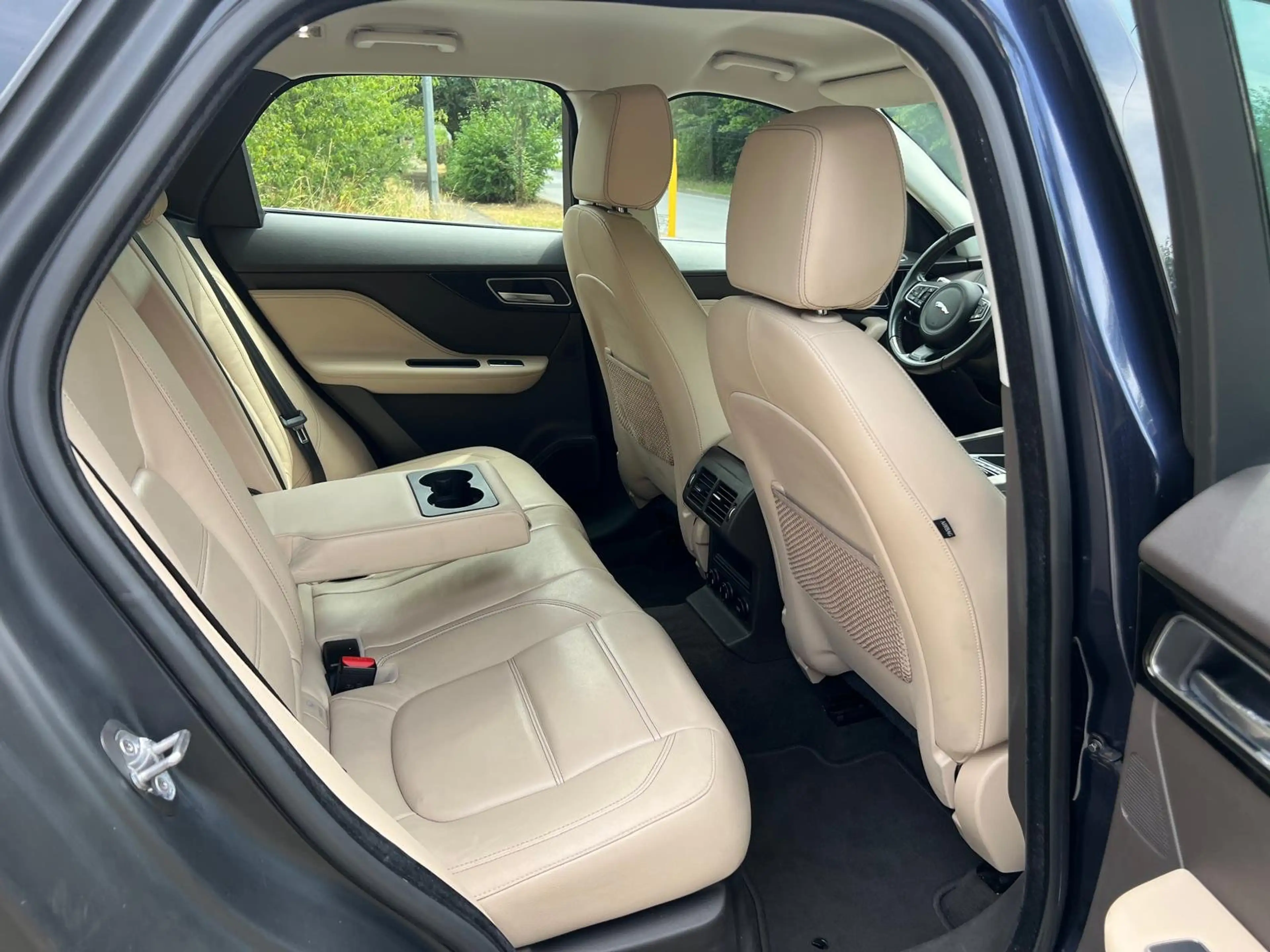 Jaguar F-Pace 20d AWD Aut. Prestige Navi Camera Jante Cuir — photo 13