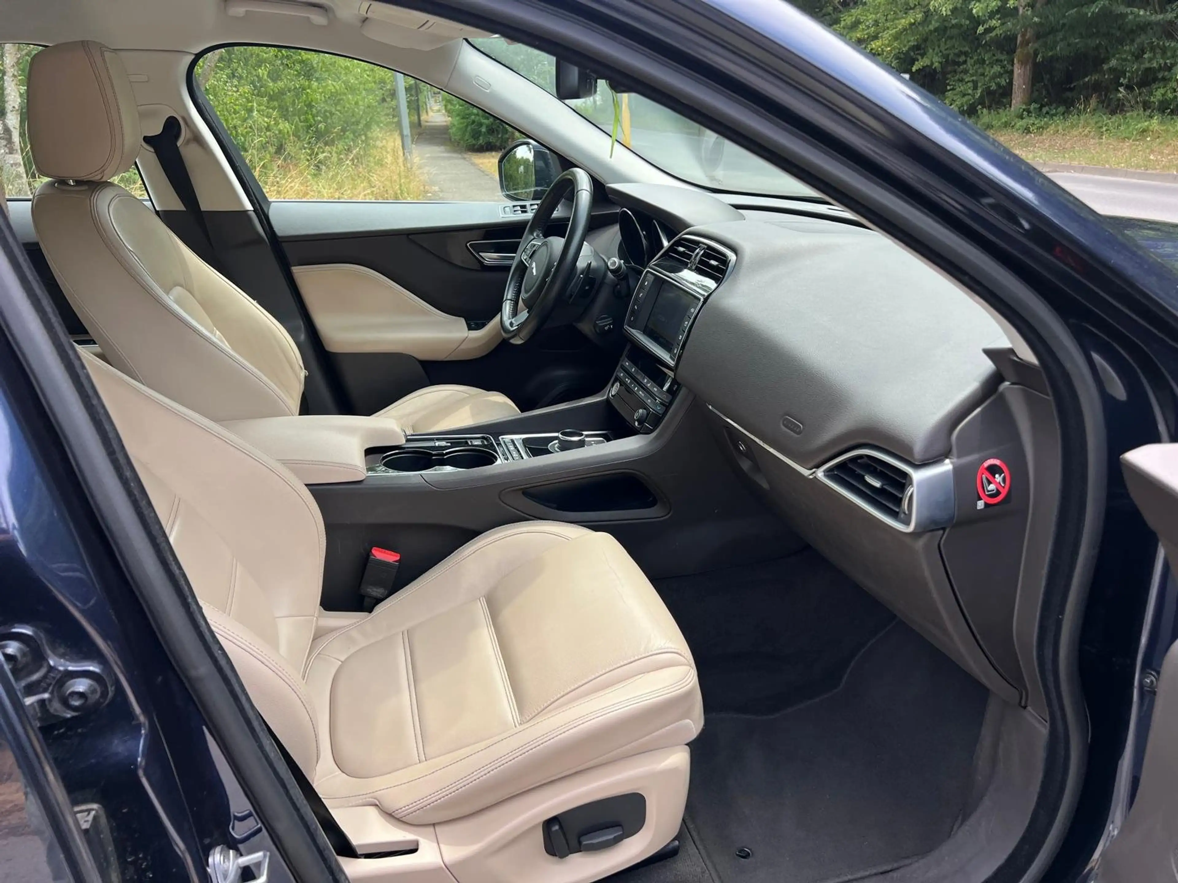 Jaguar F-Pace 20d AWD Aut. Prestige Navi Camera Jante Cuir — photo 10