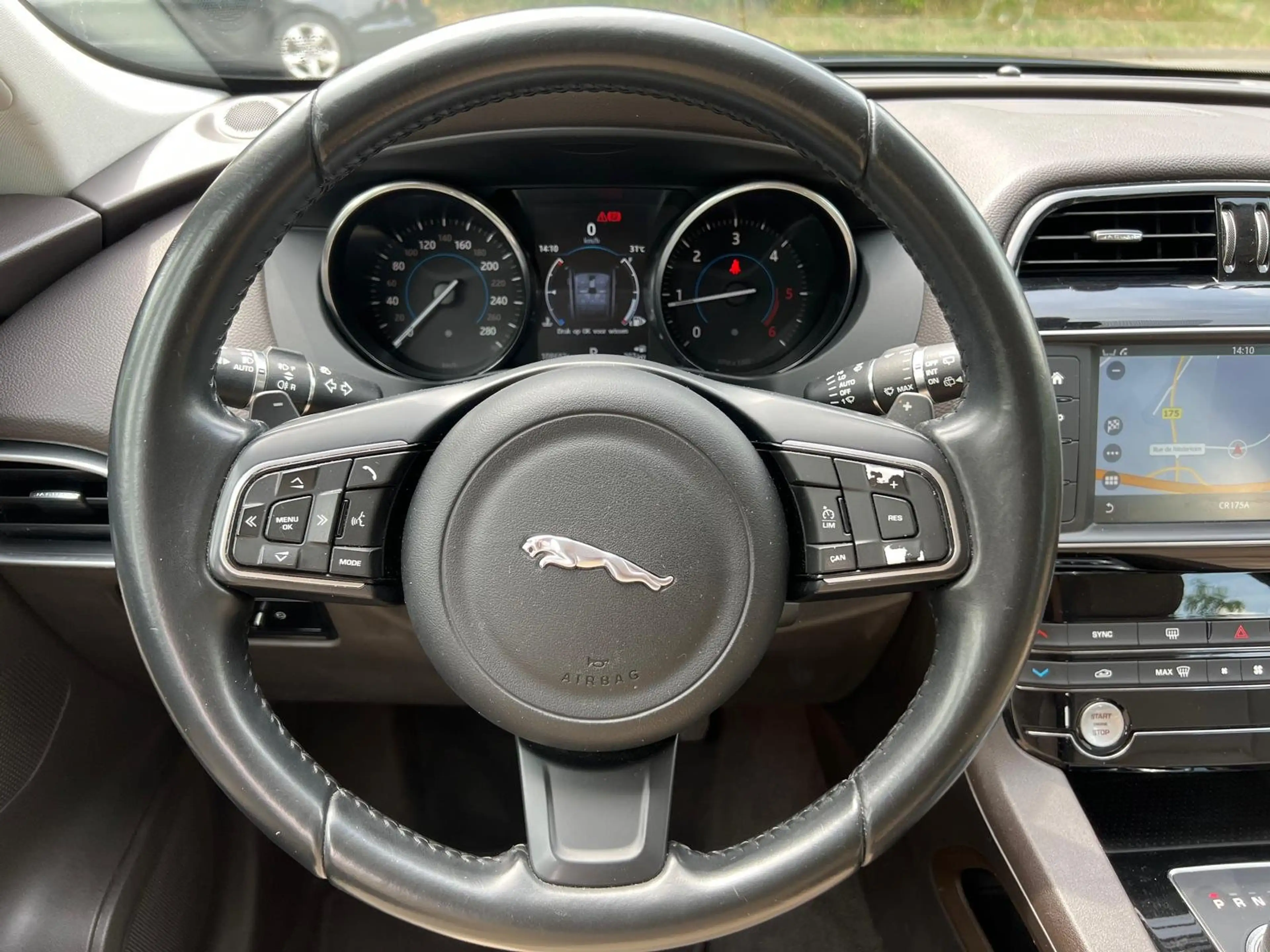 Jaguar F-Pace 20d AWD Aut. Prestige Navi Camera Jante Cuir — photo 8