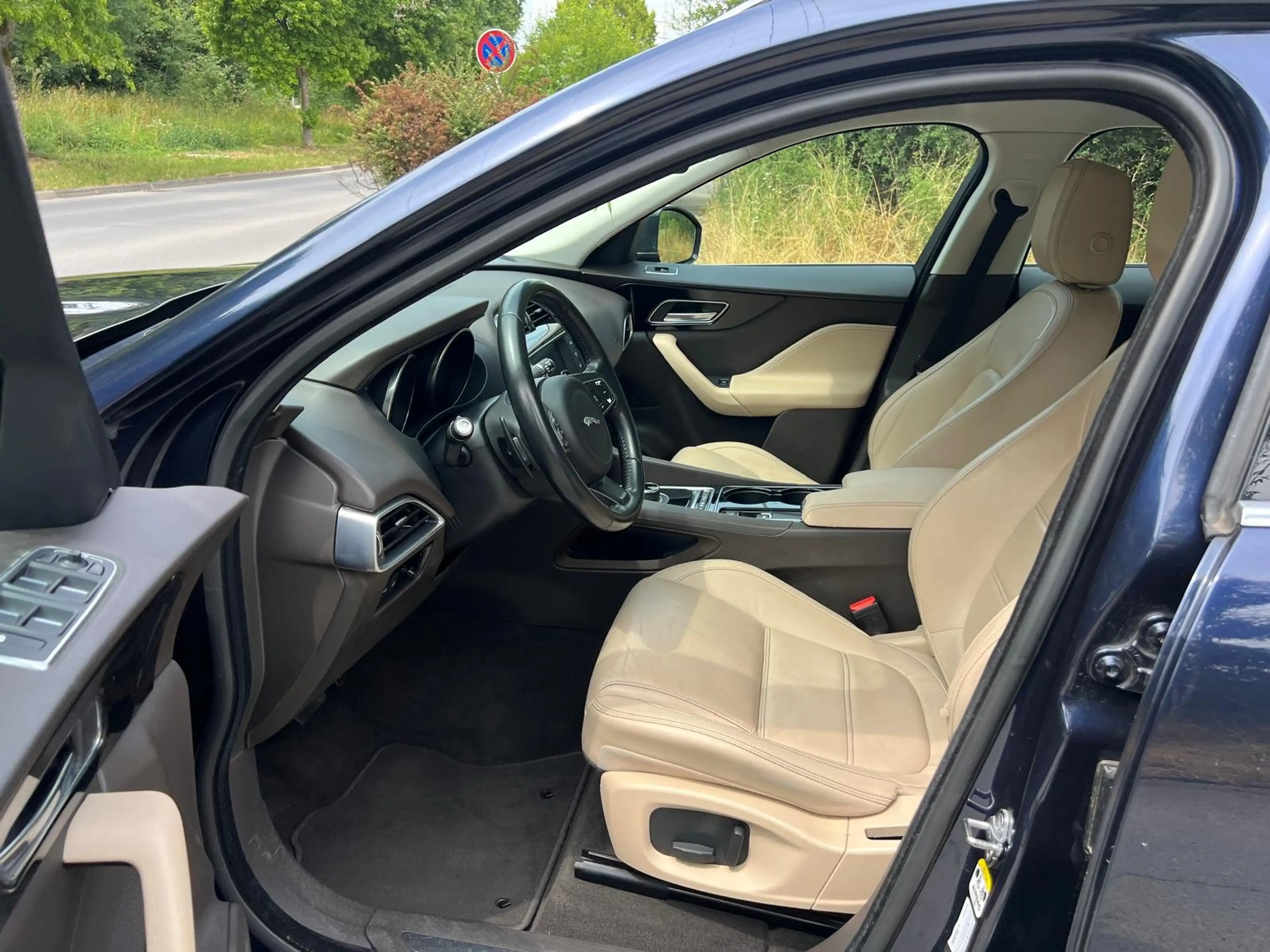 Jaguar F-Pace 20d AWD Aut. Prestige Navi Camera Jante Cuir — photo 12