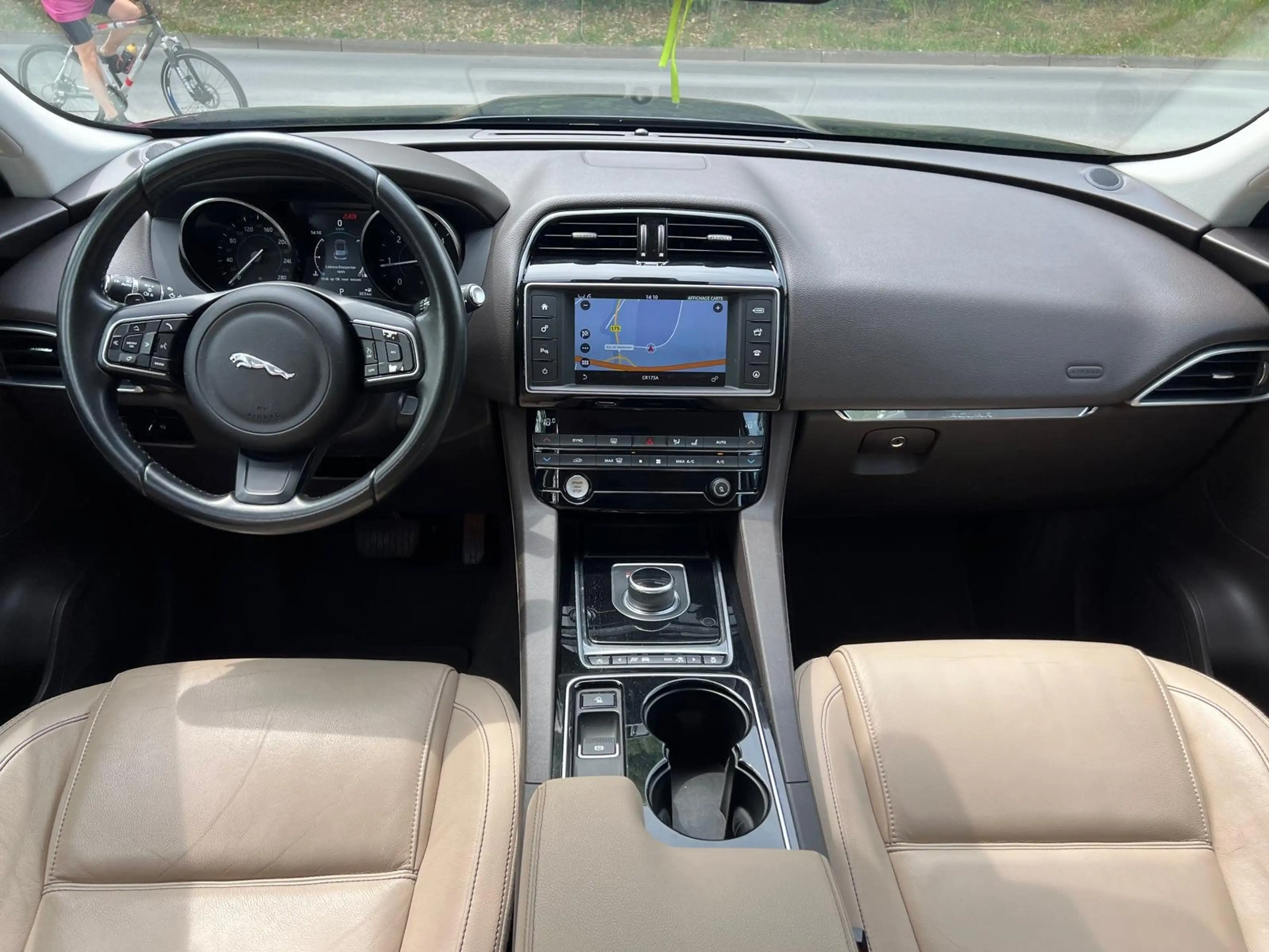 Jaguar F-Pace 20d AWD Aut. Prestige Navi Camera Jante Cuir — photo 14