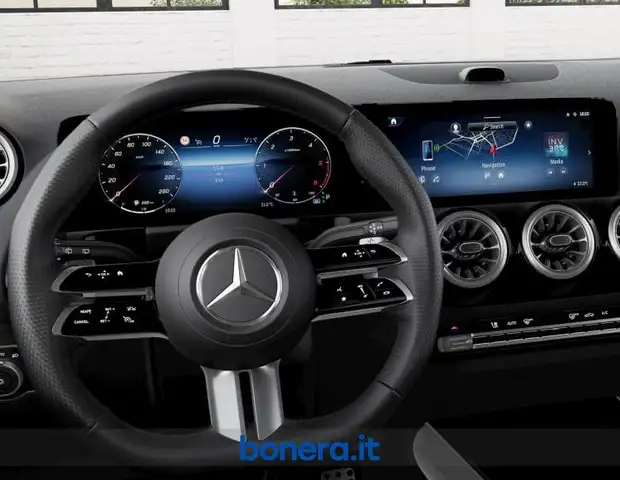 Mercedes-Benz Gla view 5