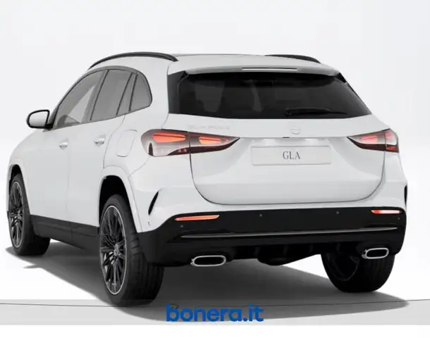 Mercedes-Benz Gla view 4
