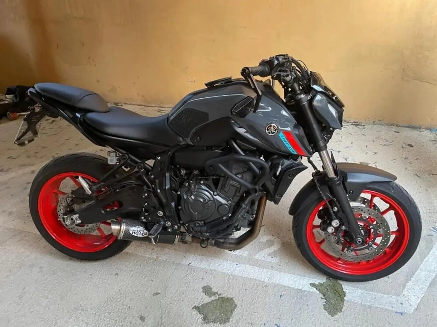 Yamaha MT-07 Gris - 2