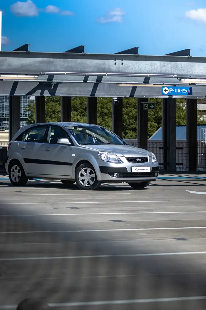 Kia Rio 1.4 Base Argent - 2
