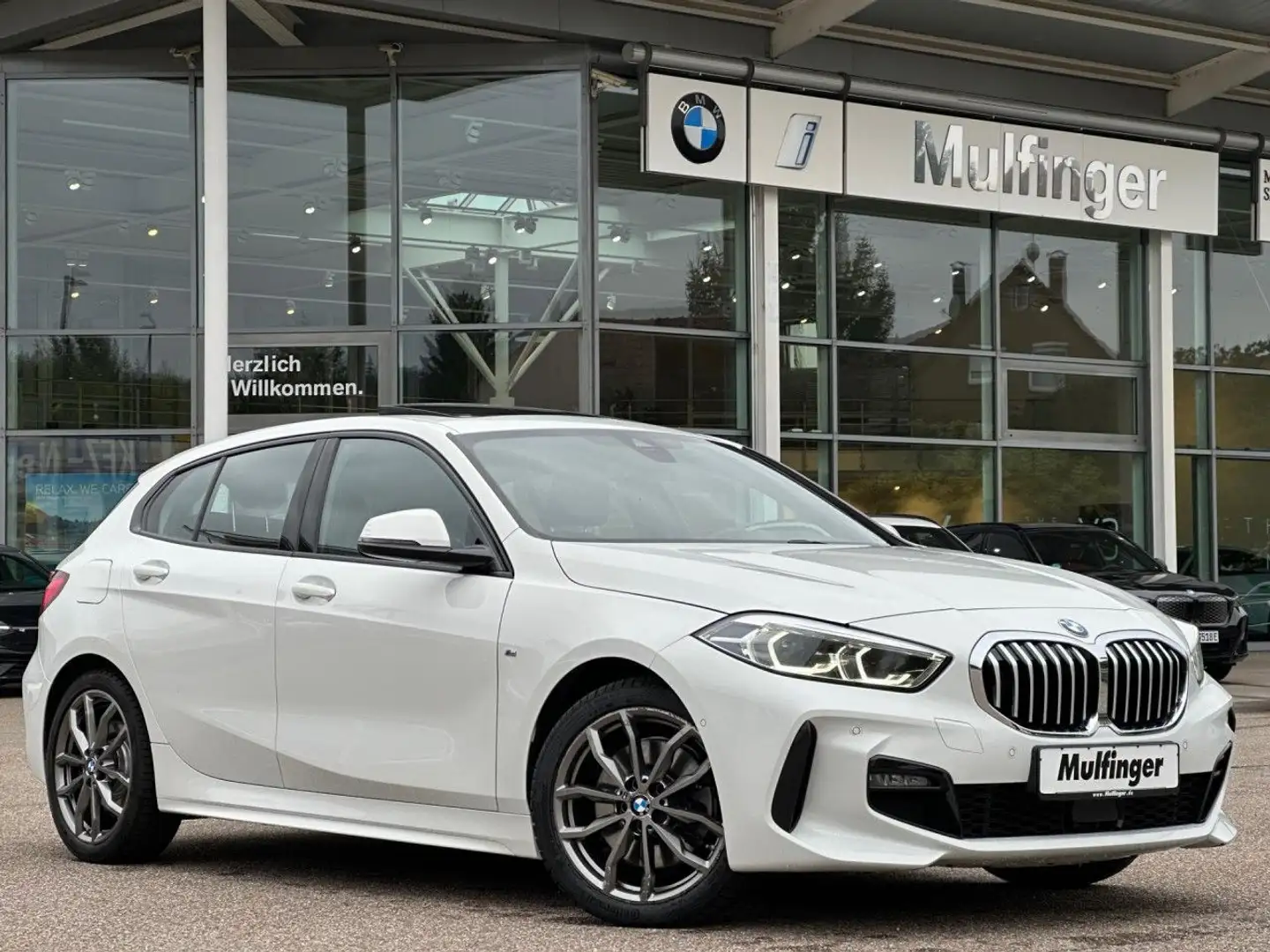 BMW 120 i Aut.M Sport Lenkradh.PanoD.LED DAB HiFi PDC Weiß - 2