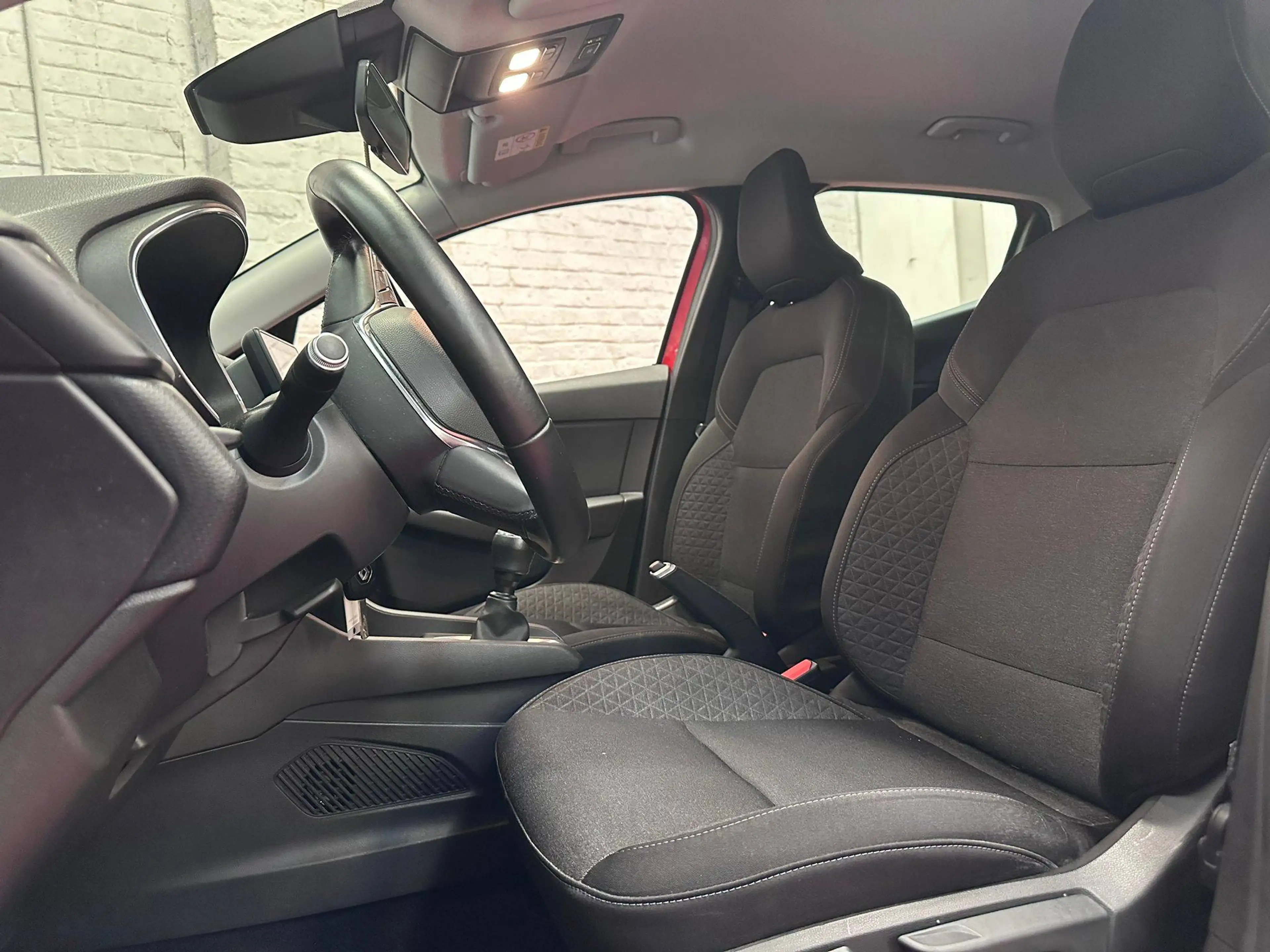 Renault Clio Clio 1.0 TCe Corporate Edition/ Capt. AR/ AC  / BLTH / GPS / Cruise/ 210€ X 60 Mois — photo 5