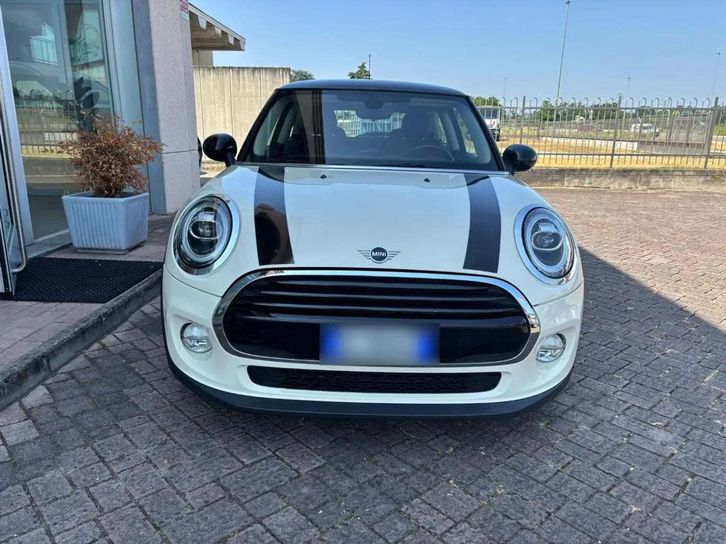 MINI Cooper D 1.5 Business Beige - 1