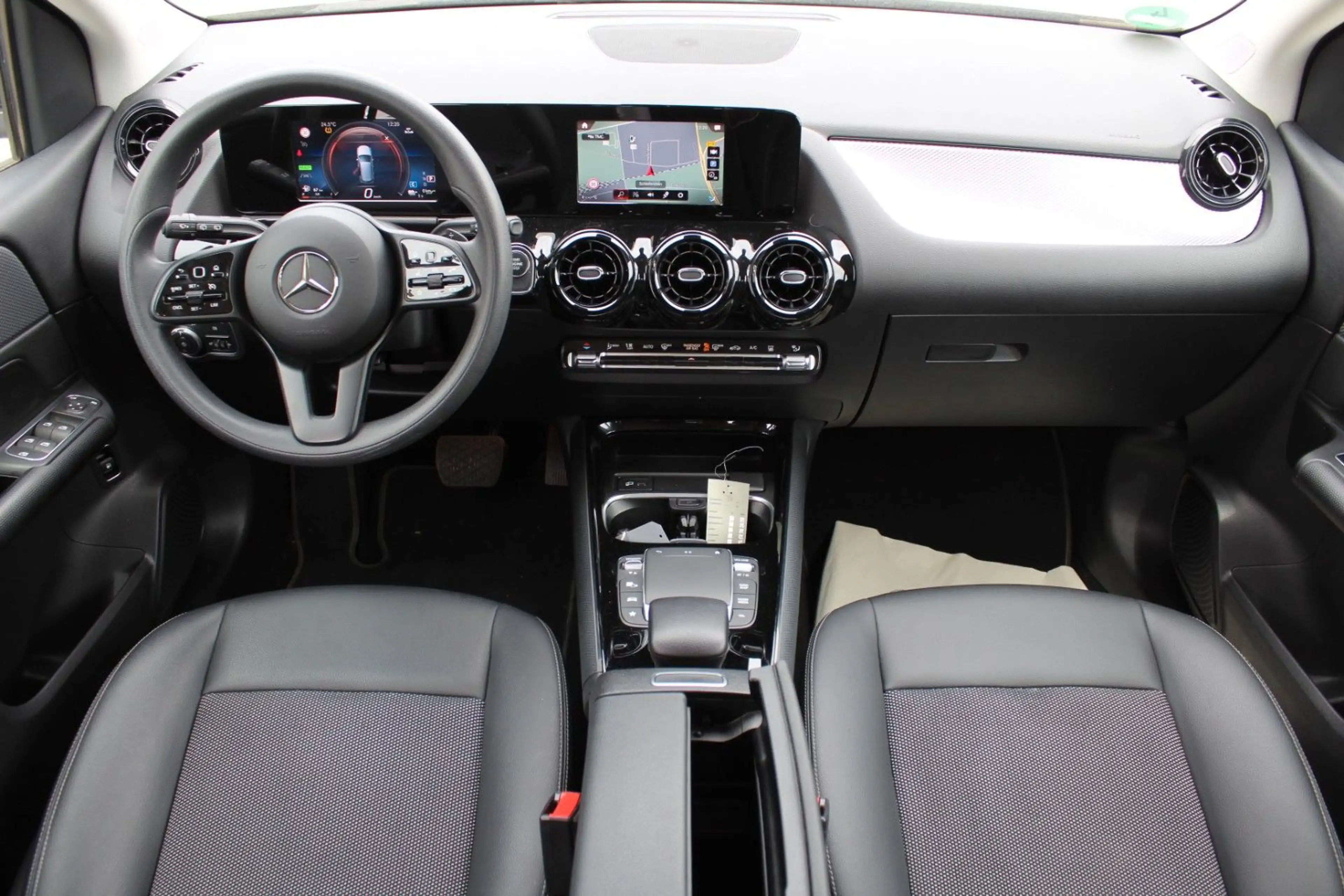 Mercedes-Benz B 250 Mercedes-Benz B 250e Aut. Navi Sitzhzg Klima PDC — photo 10
