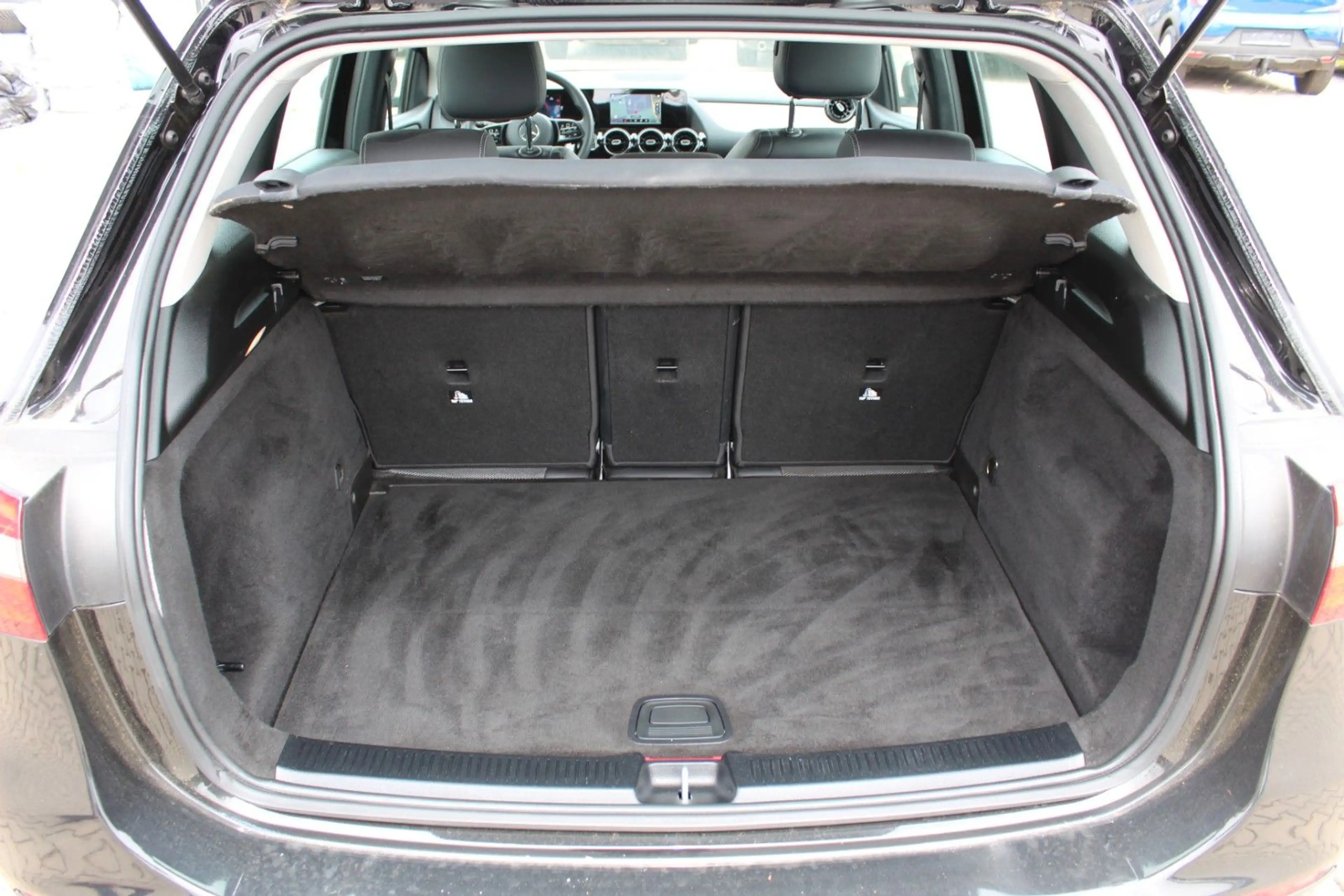Mercedes-Benz B 250 Mercedes-Benz B 250e Aut. Navi Sitzhzg Klima PDC — photo 13