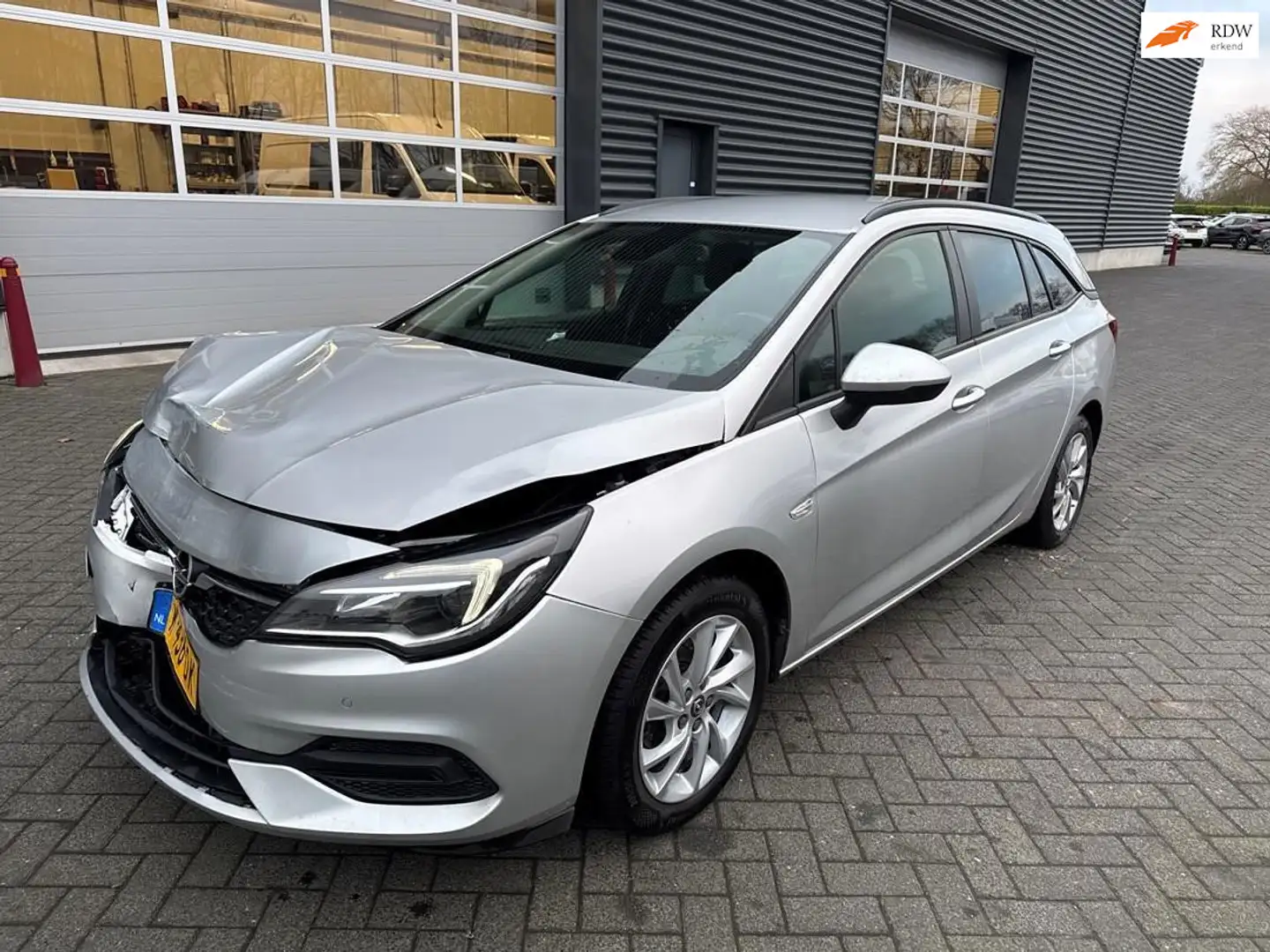 Opel Astra Sports Tourer 1.2 Edition Grau - 1