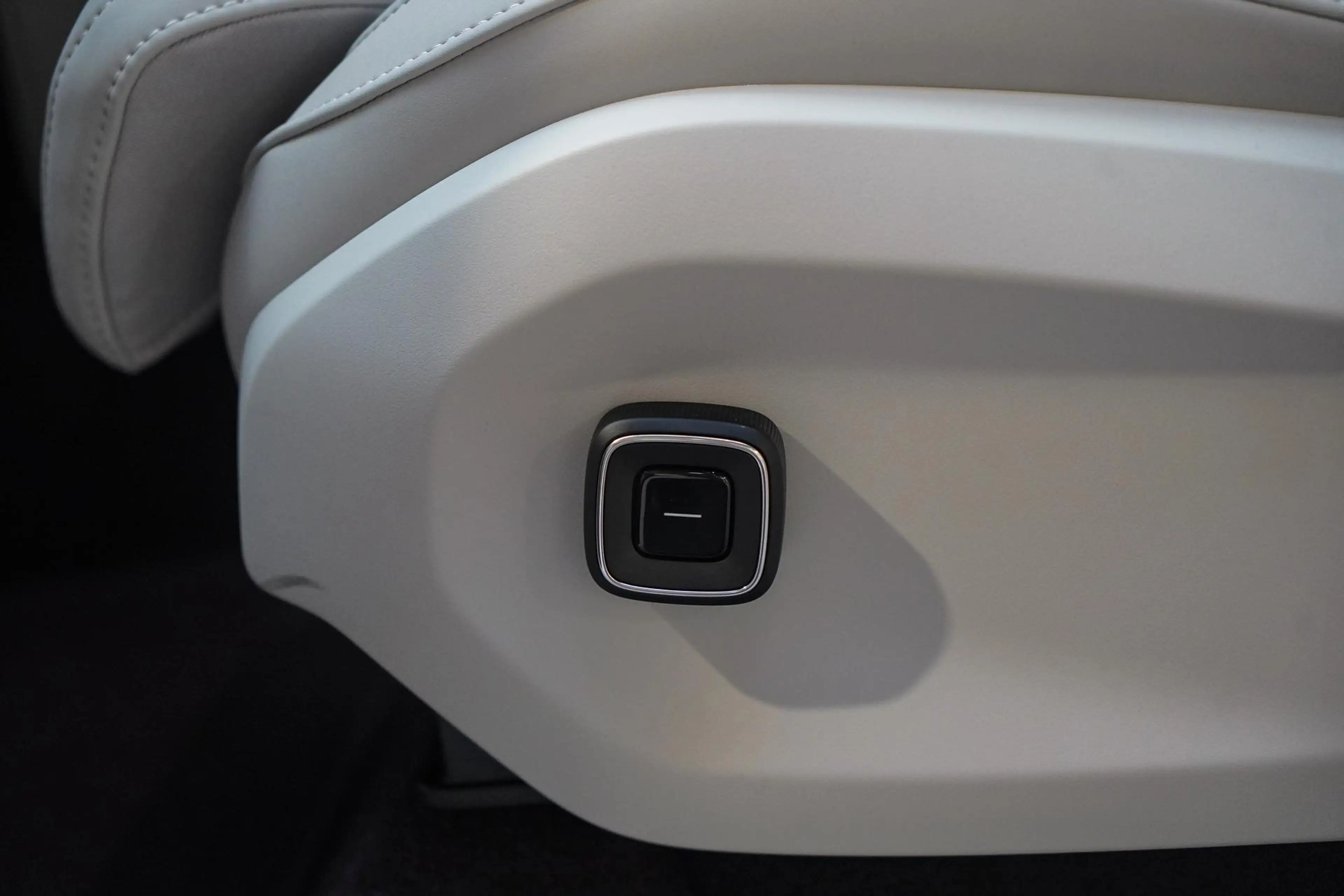 Volvo EX60 P10 AWD Ultra 95 kWh 510pk | Bowers & Wilkins | Pi — photo 14