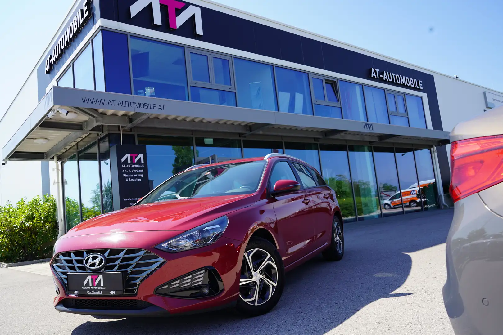 Hyundai i30 Pure Werksgarantie Rot - 1