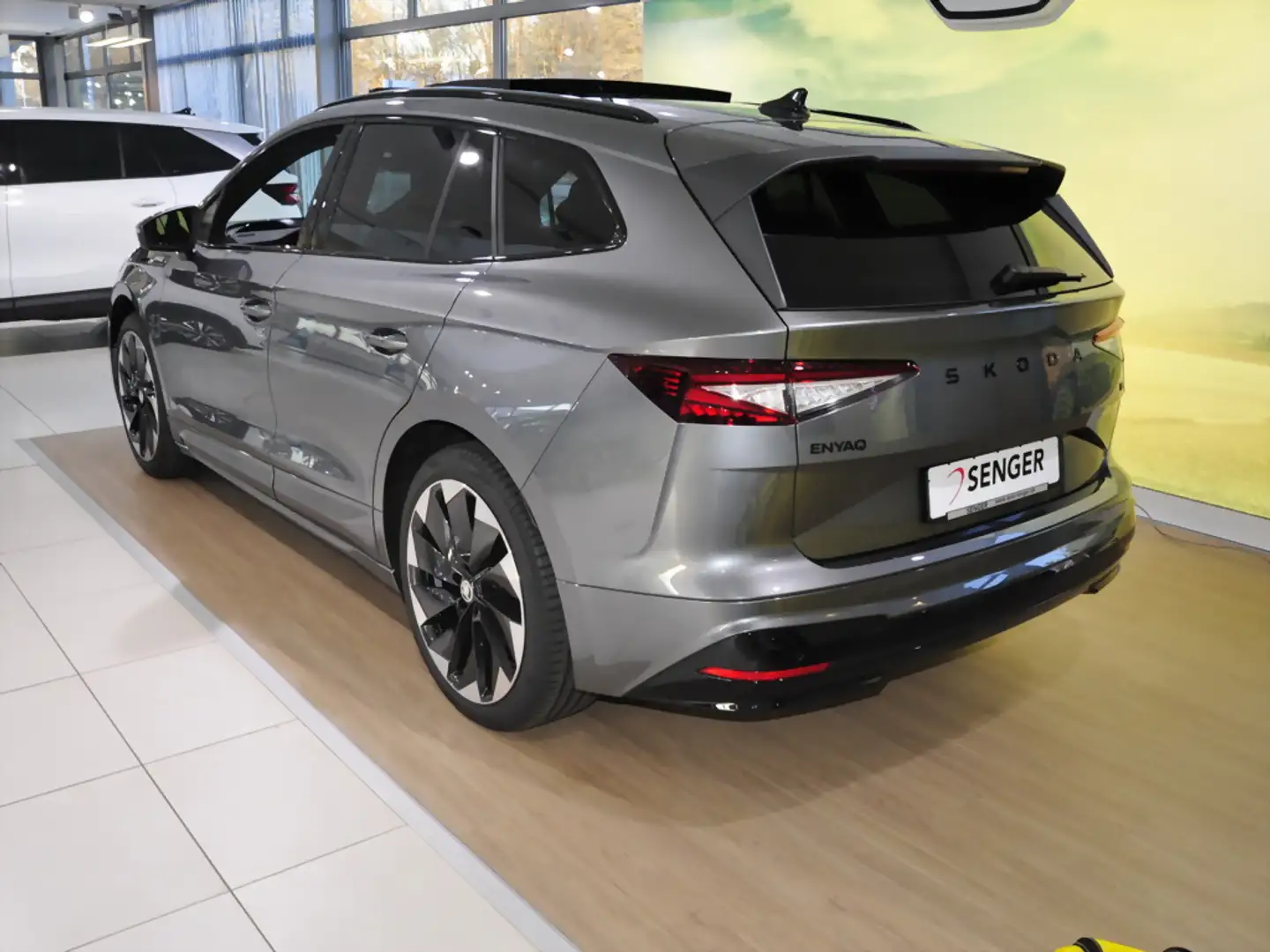 Skoda Enyaq 85x Sportline Panorama Matrix-LED Navi Grigio - 2