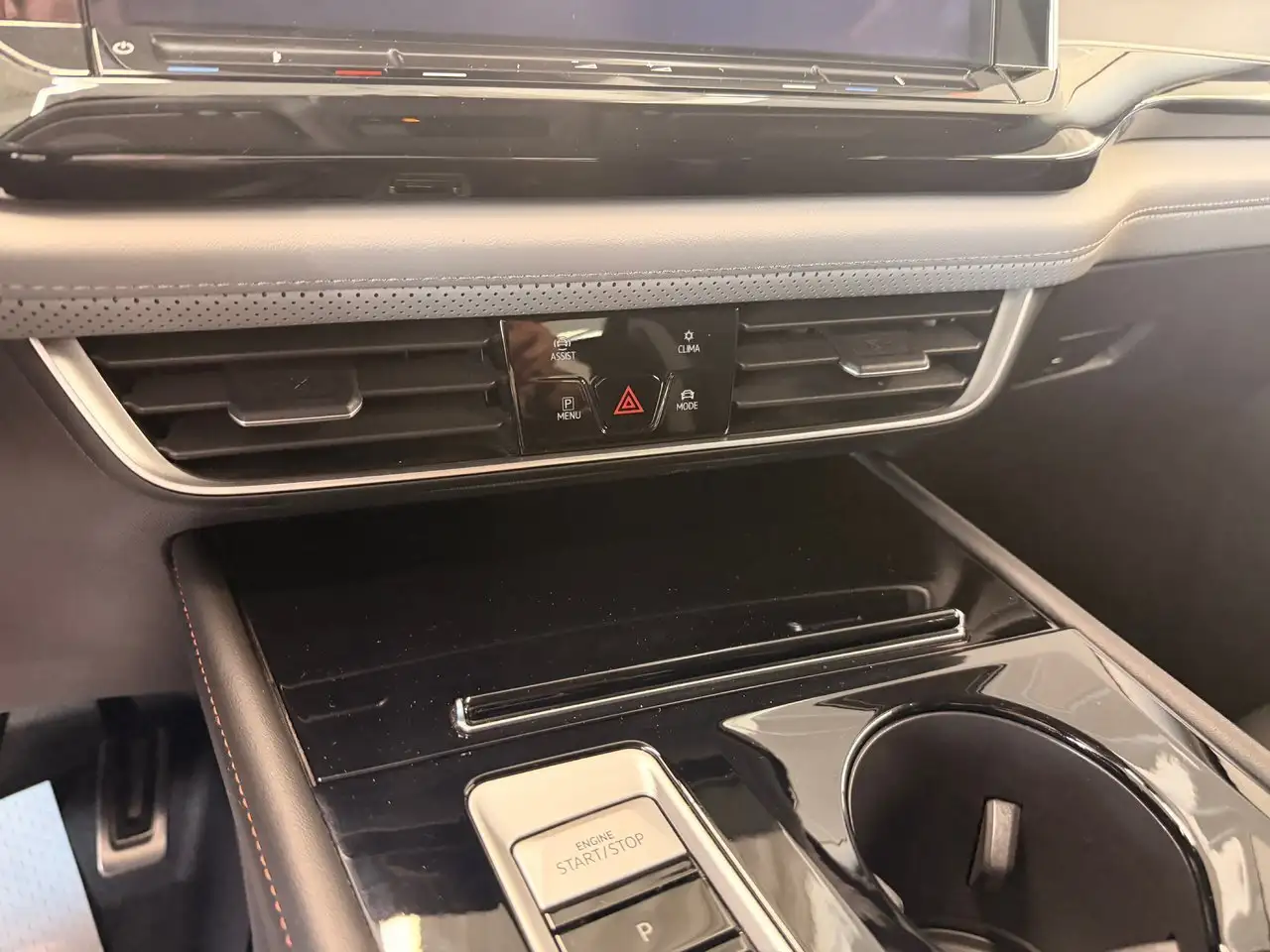 Volkswagen Atlas снимка Volkswagen Atlas