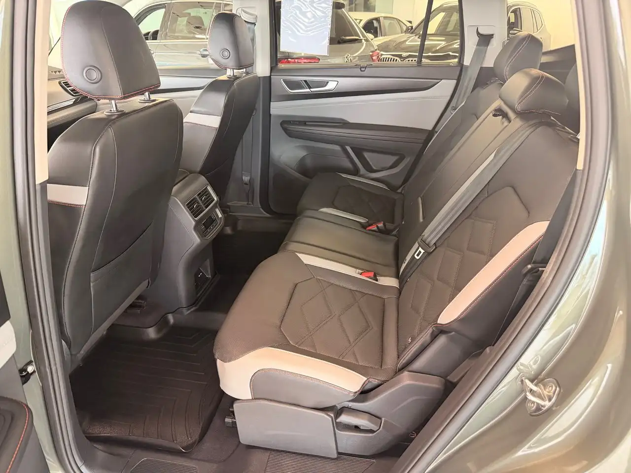 Volkswagen Atlas снимка Volkswagen Atlas