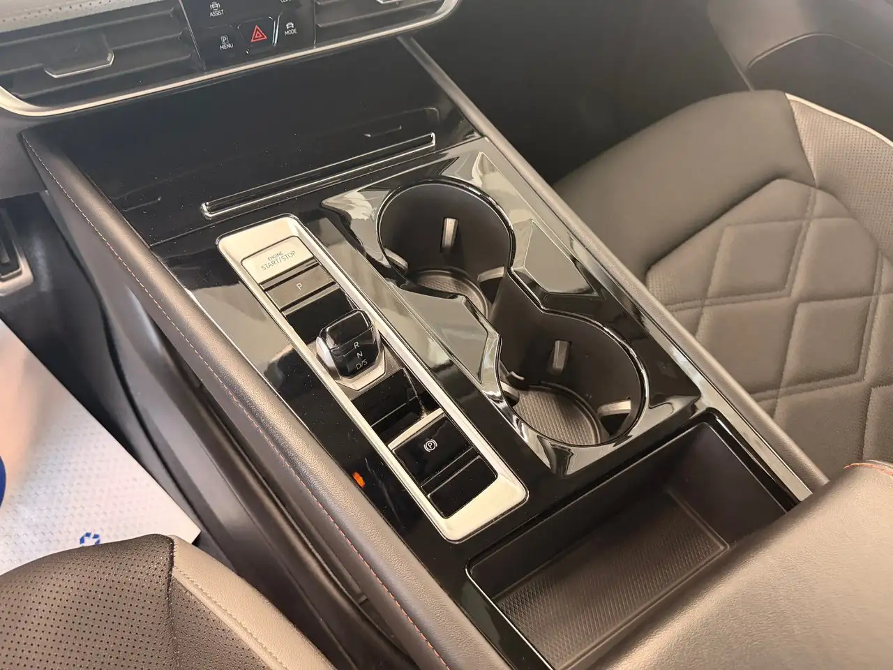 Volkswagen Atlas снимка Volkswagen Atlas