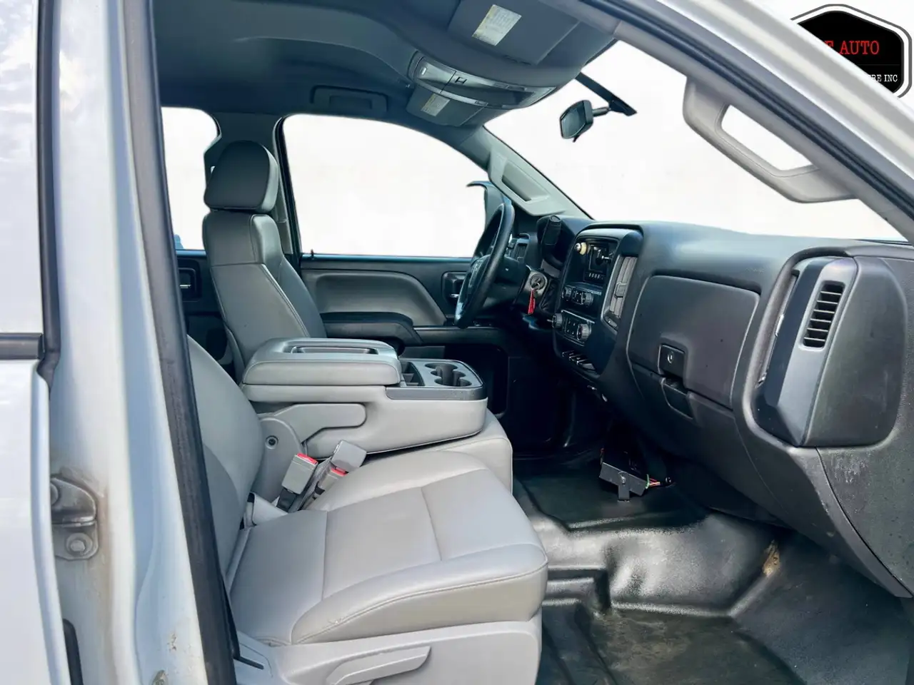 GMC Sierra 3500HD снимка GMC Sierra 3500HD