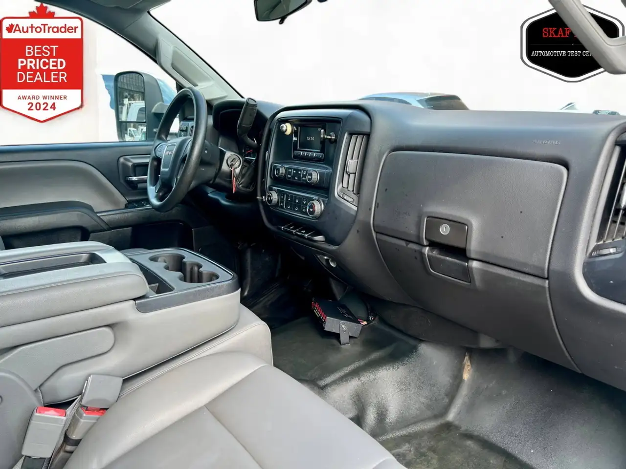 GMC Sierra 3500HD снимка GMC Sierra 3500HD