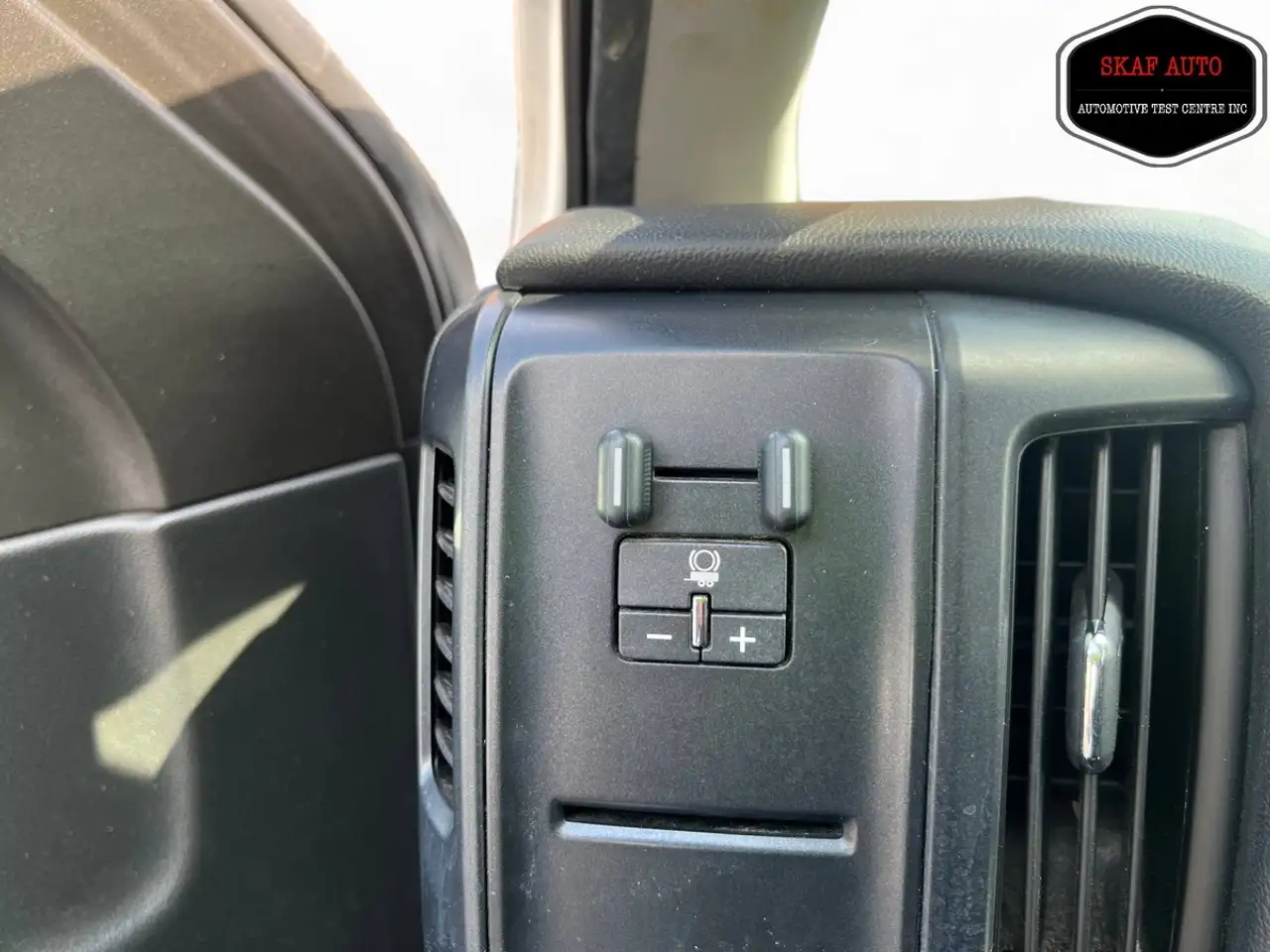 GMC Sierra 3500HD снимка GMC Sierra 3500HD