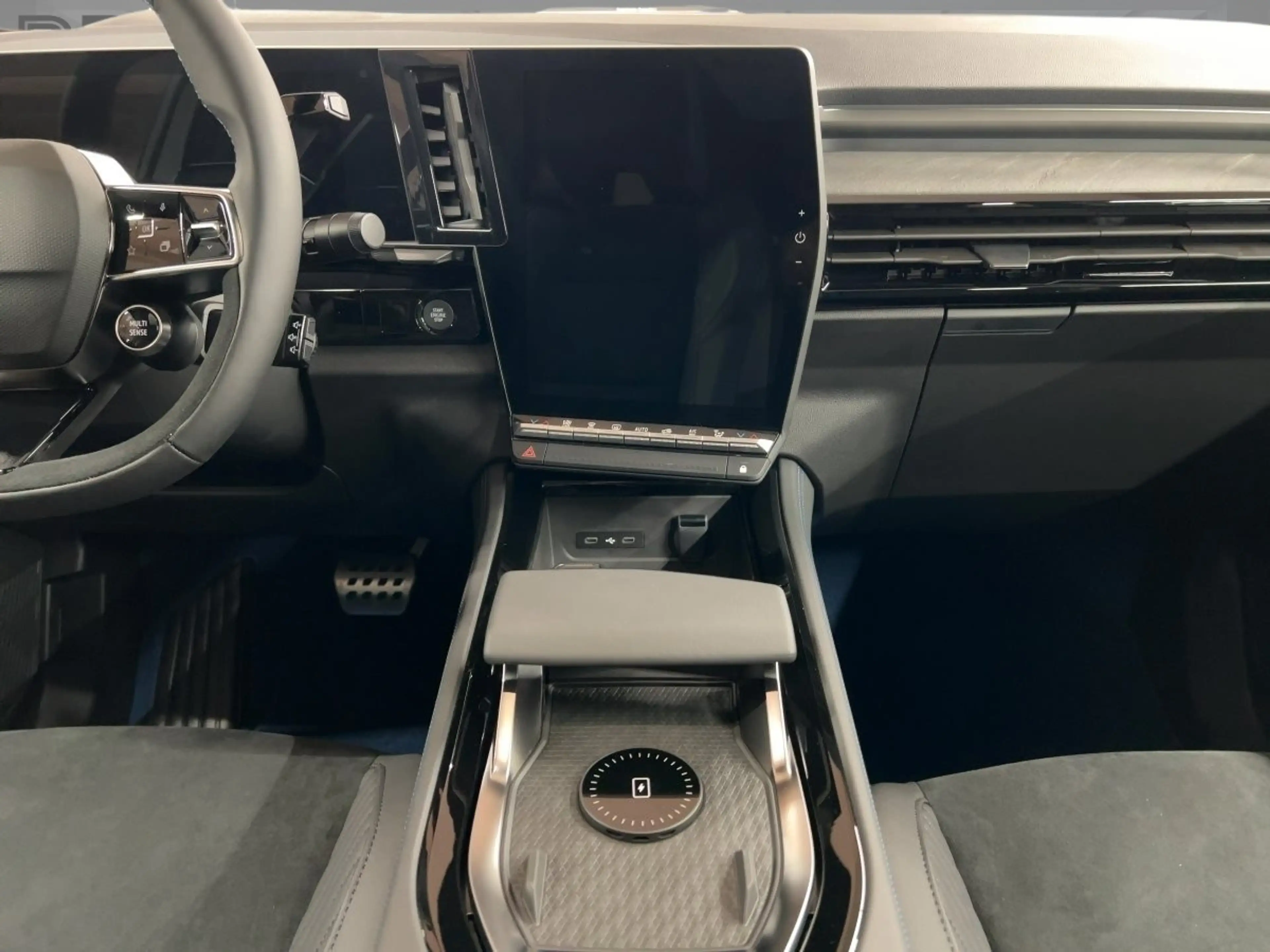 Renault Rafale Atelier Alpine Hyper Hybrid E-Tech 4x4 300 Plug- — photo 12