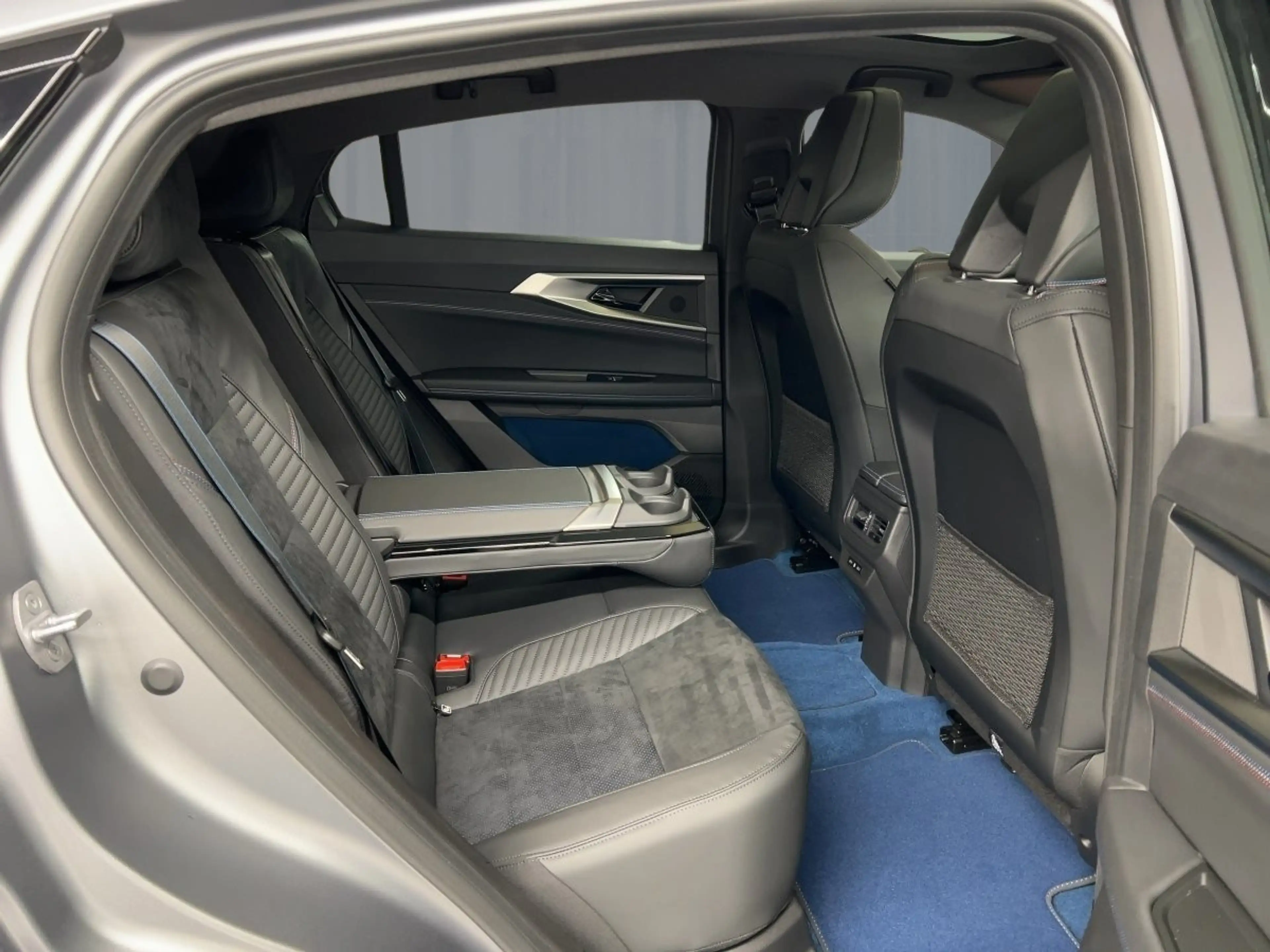 Renault Rafale Atelier Alpine Hyper Hybrid E-Tech 4x4 300 Plug- — photo 9